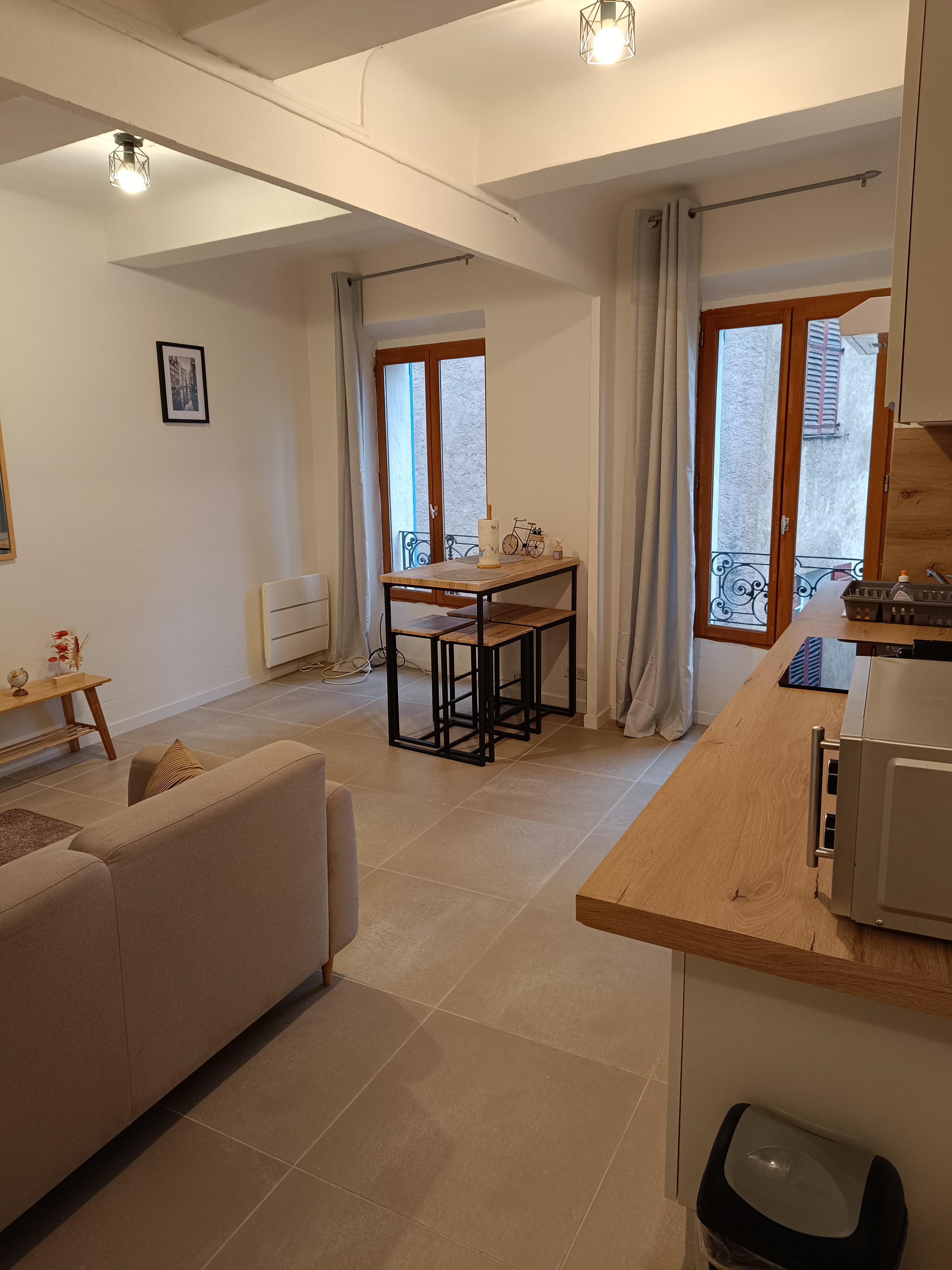 Fully-equipped new apartment