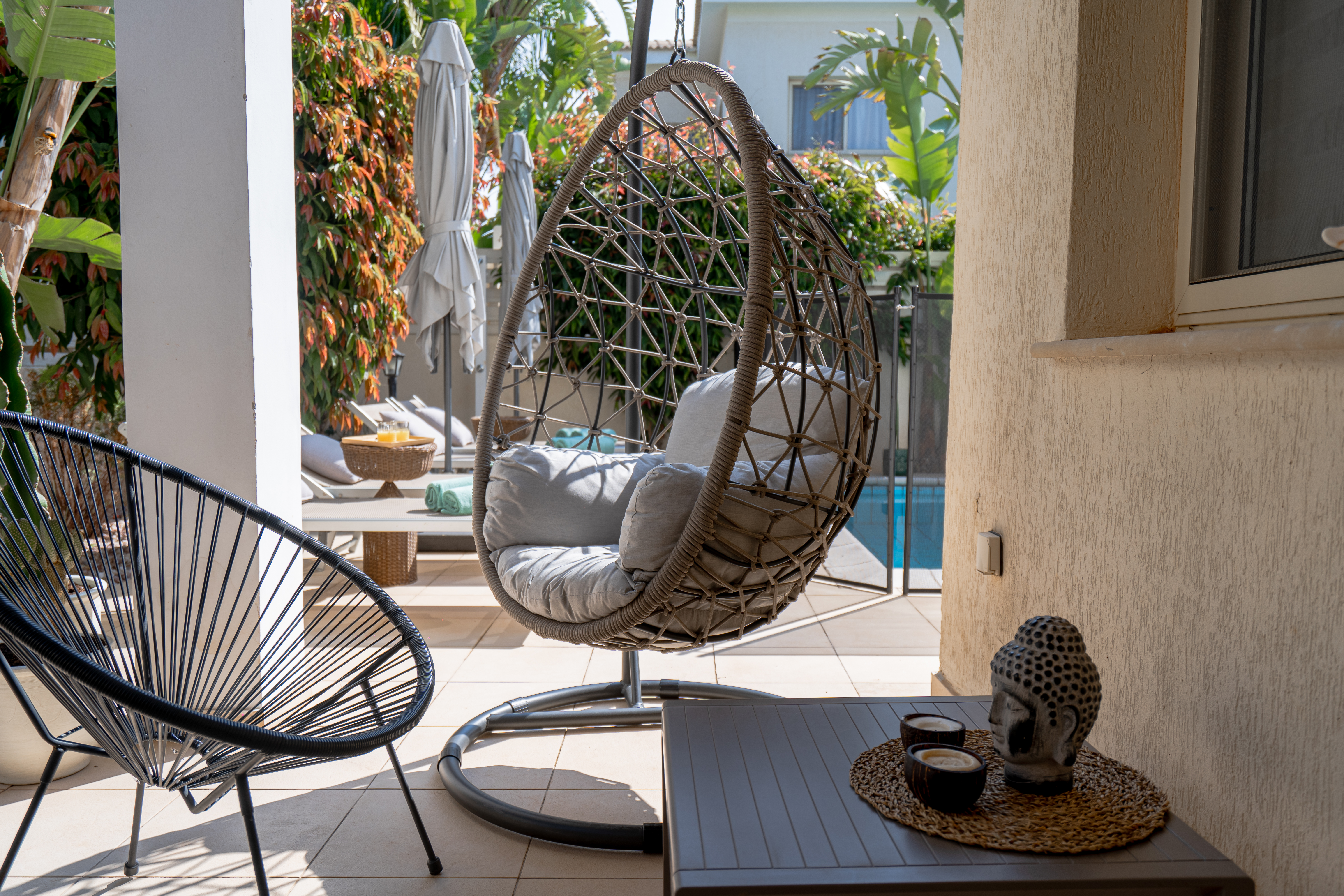 Stylish & Picturesque Oasis ~ Walk to Beach ~ Pool