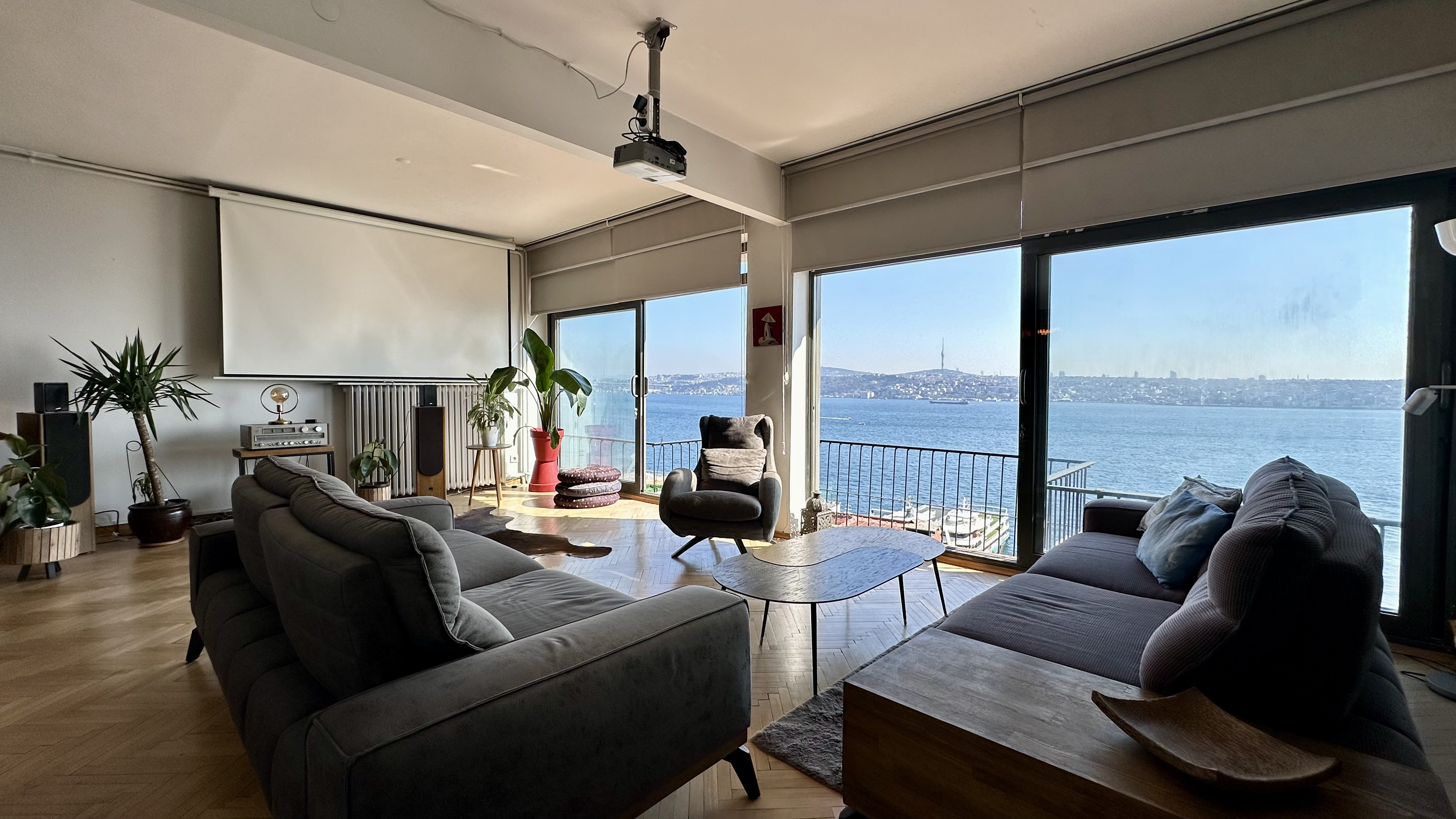 Amazing Bosphorus View and Cosy Balcony