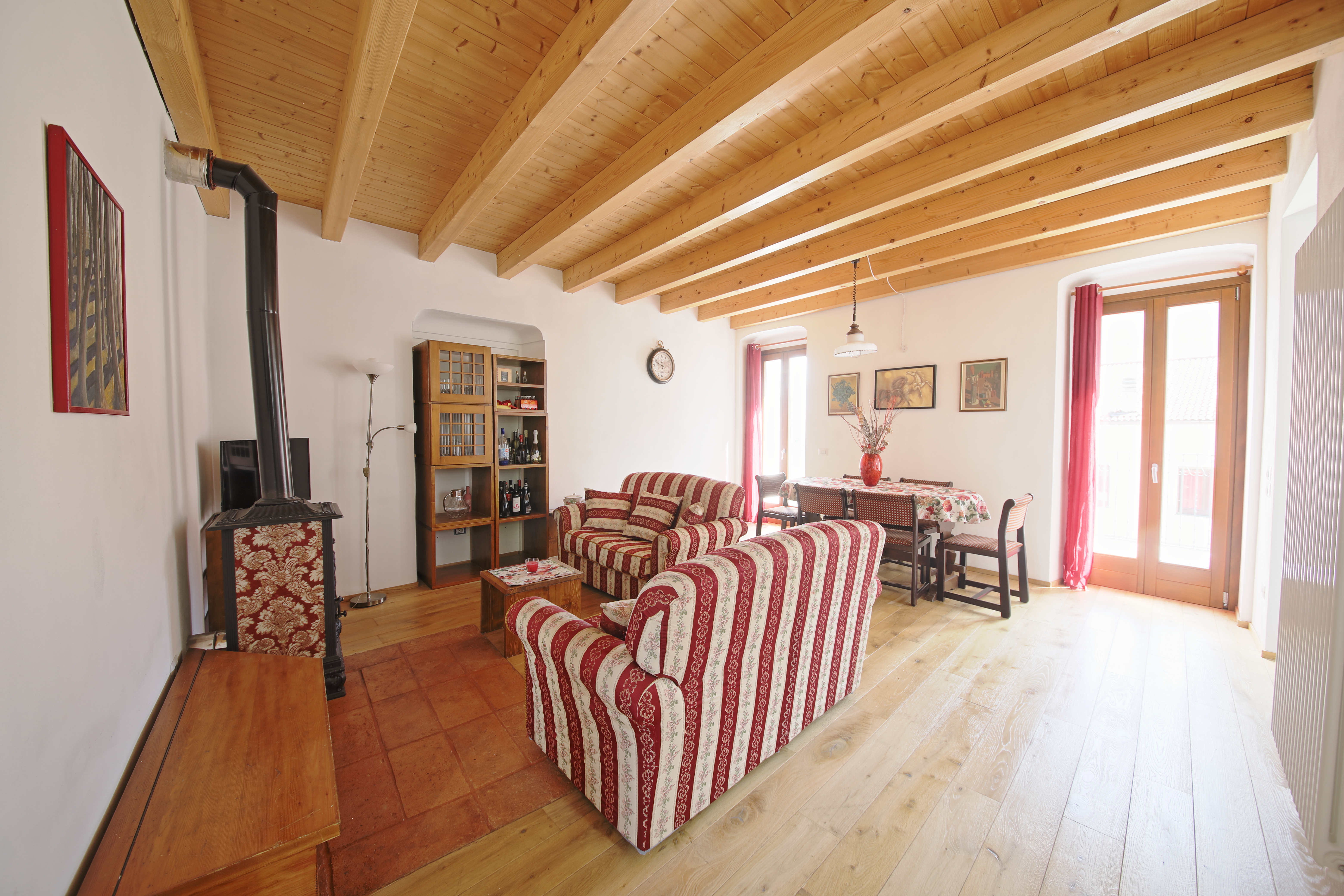 Authentic house 12 minutes from Lake Como