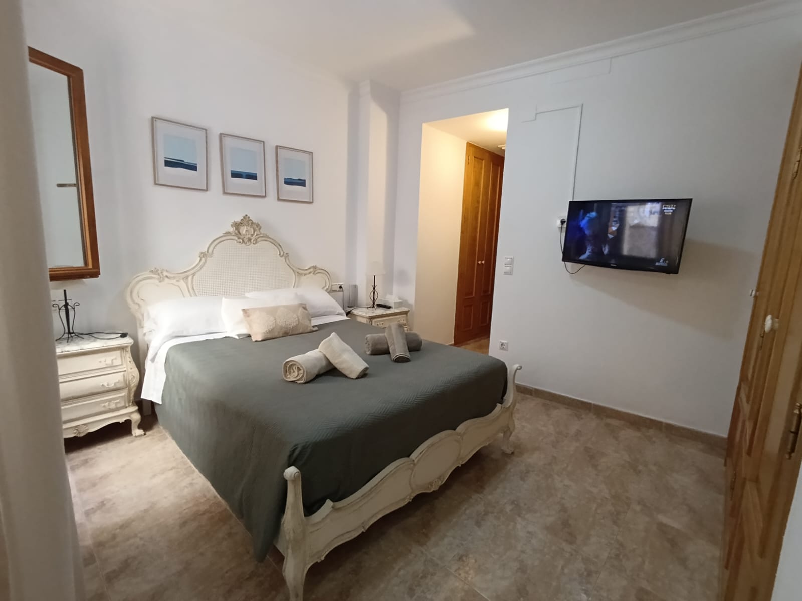 Accessible house in historic area, one bedroom.