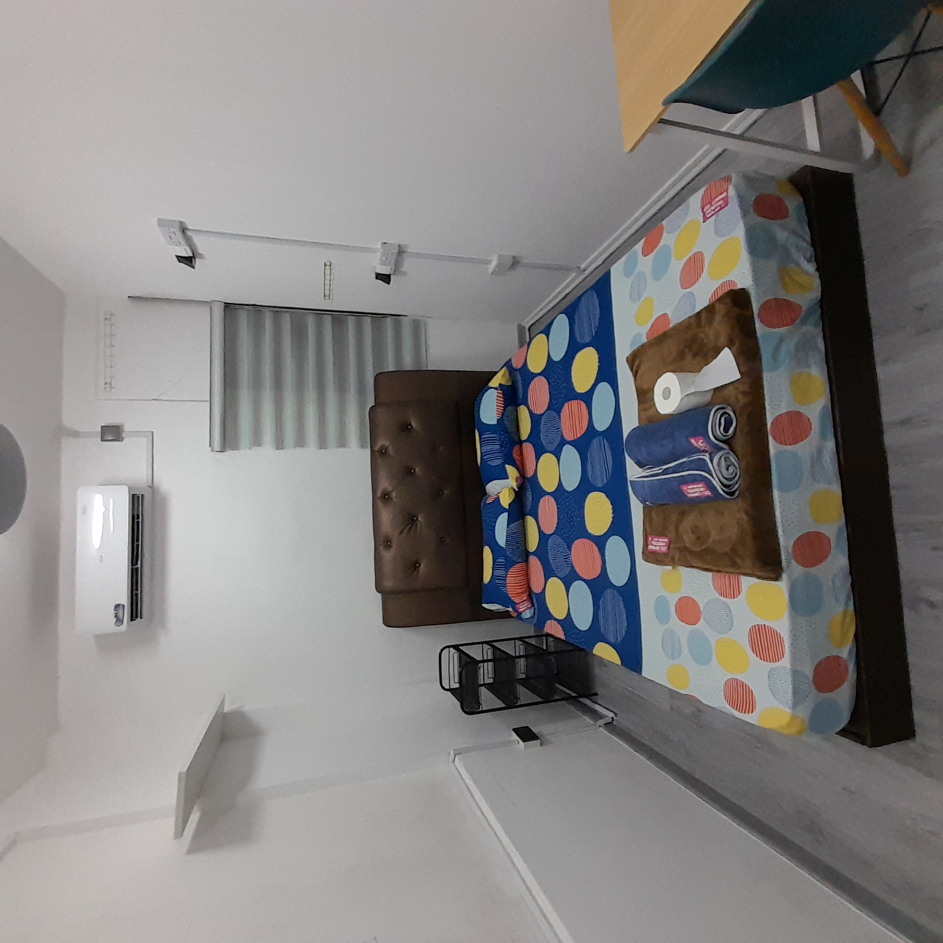 Brunei, Bandar: Room 3 Queen (2 pax)