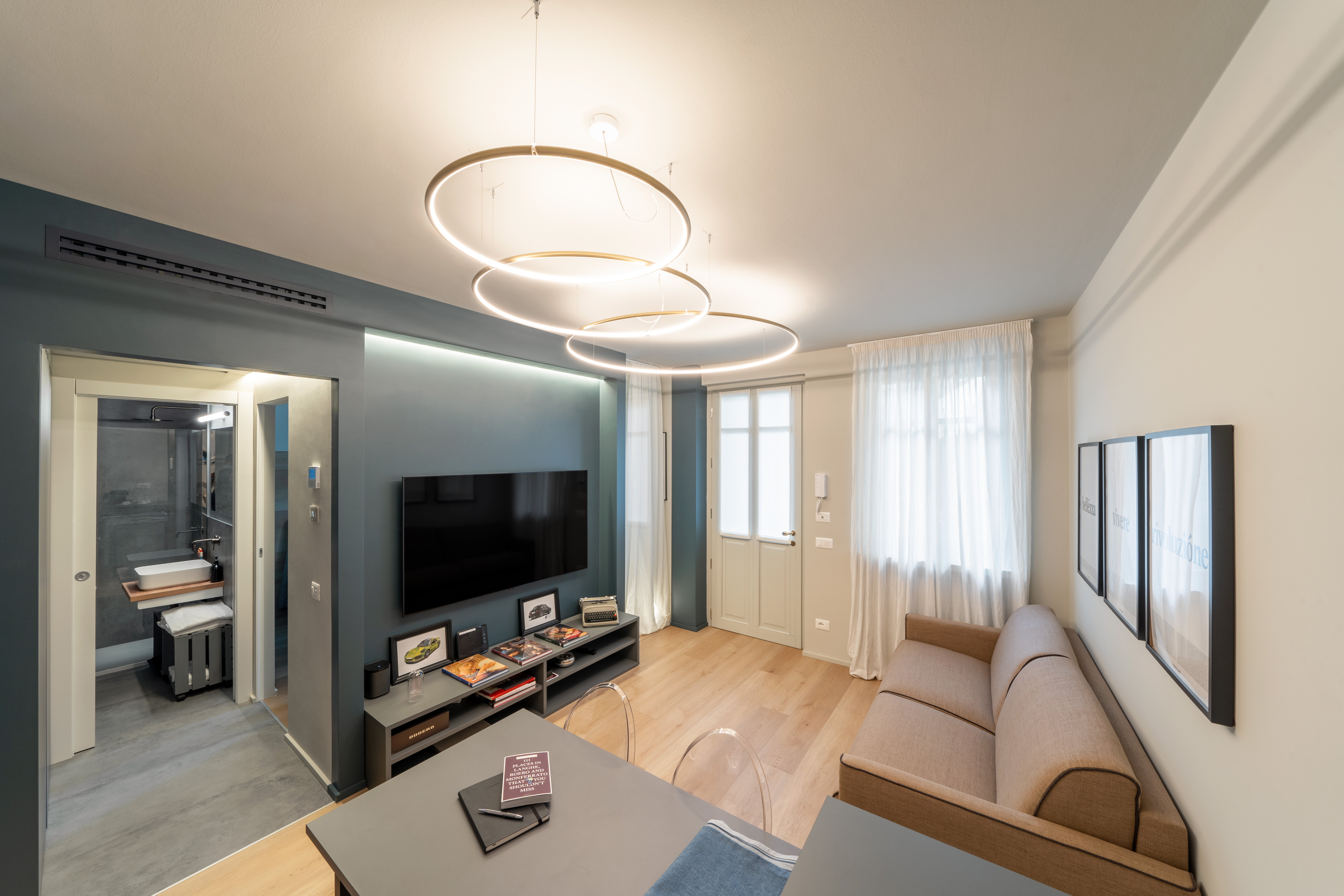 Anna's house: design, parking, historic center