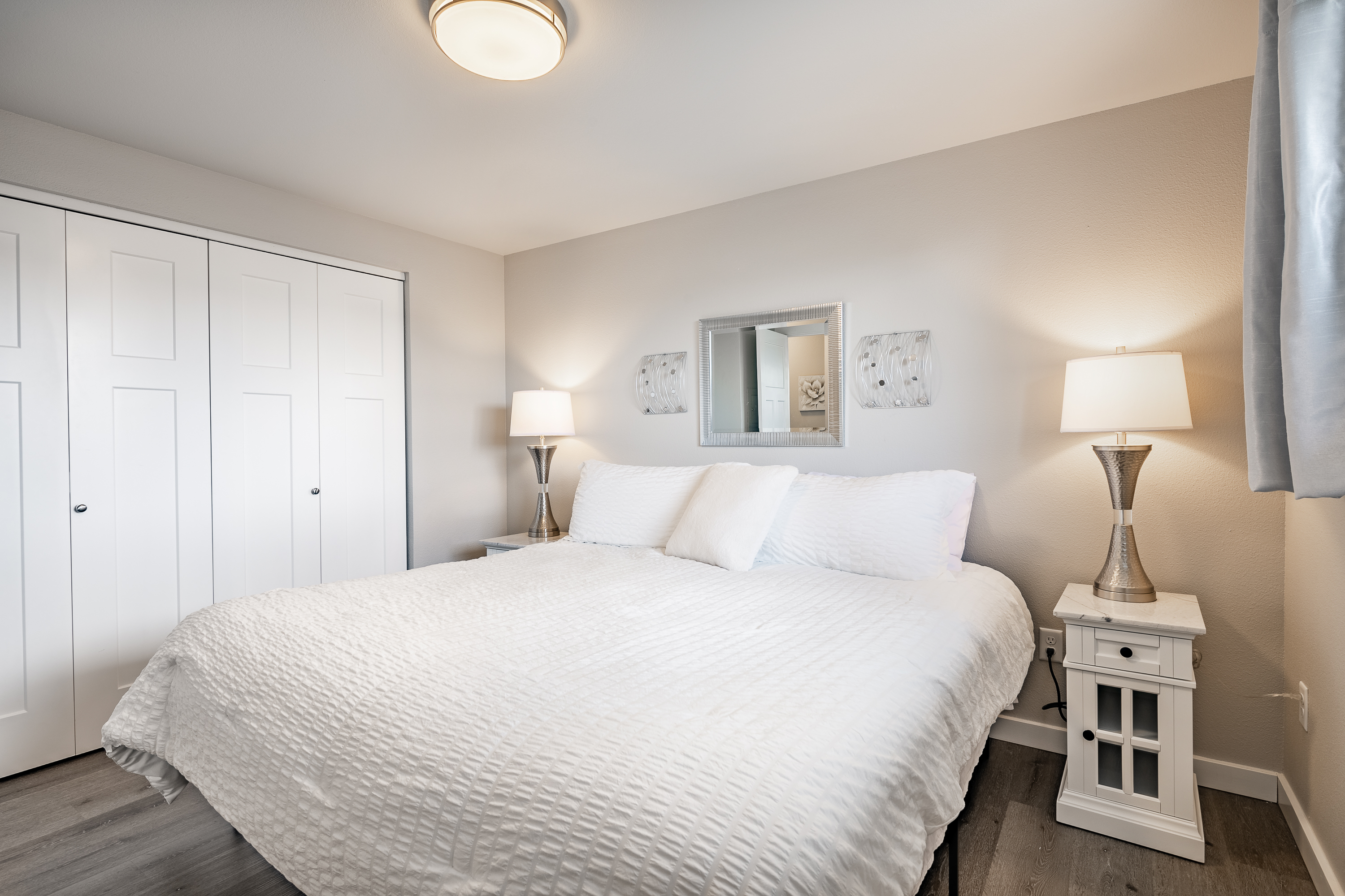 Amazing Condo w/ King Bed & Hot Tub - unit 101