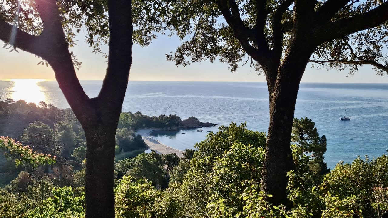 Charming villa with sea view, beach 5 min walk - 4 hp