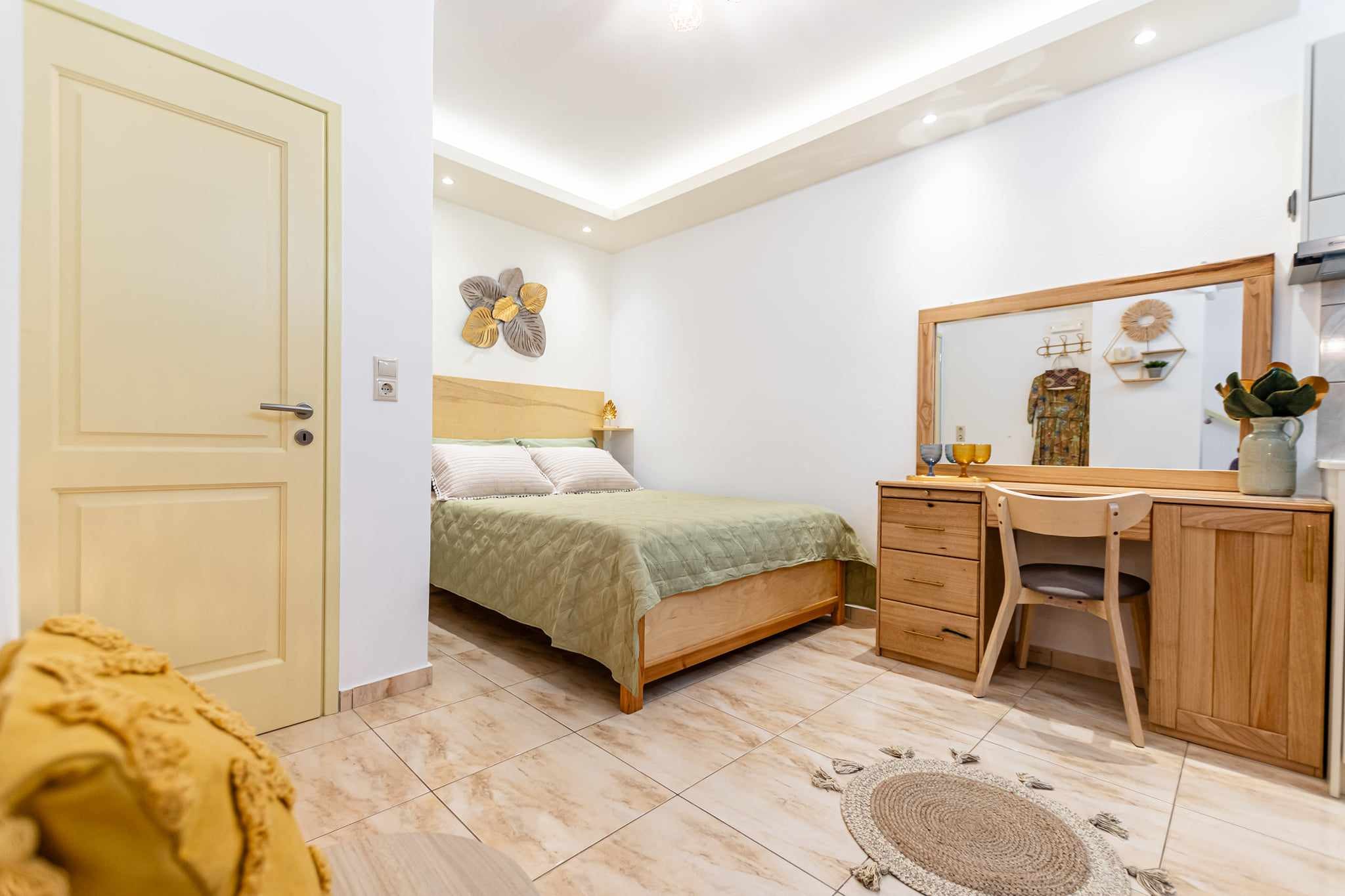 Kapris-Semi basement apt with hydromassage & patio