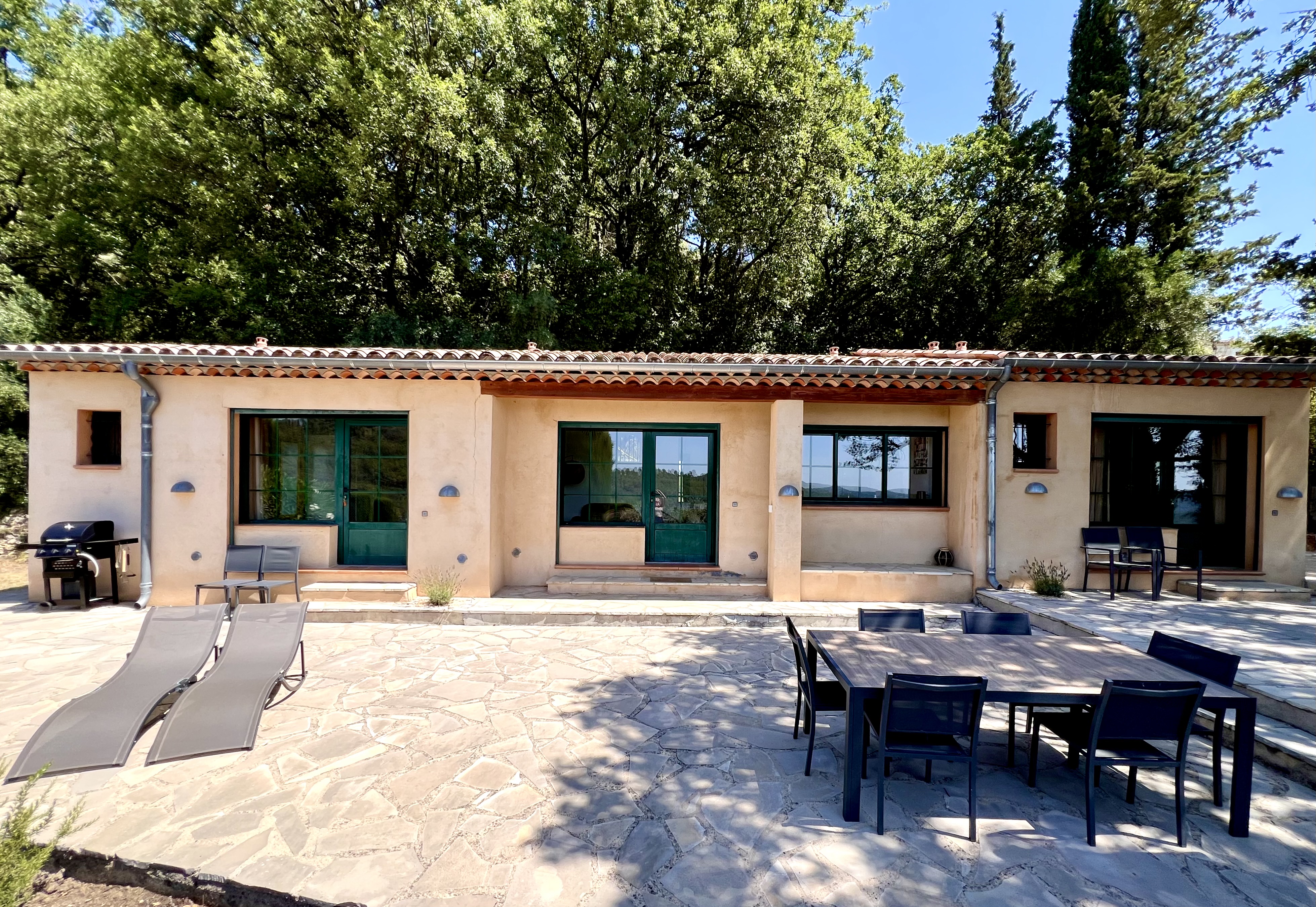 Luxury house for 4 people, 30 min from the Riviera