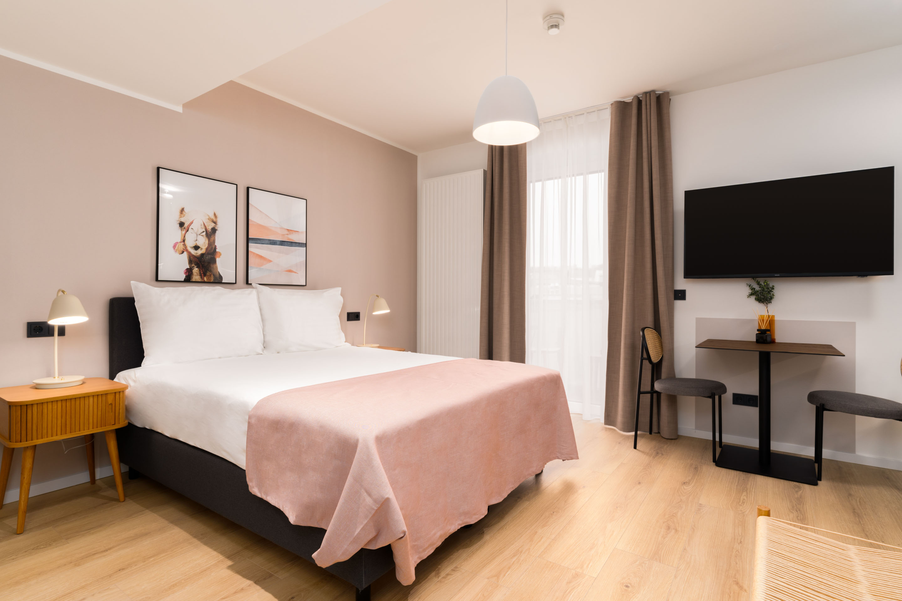 limehome Vienna Favoritenstr | Suite with Balcony