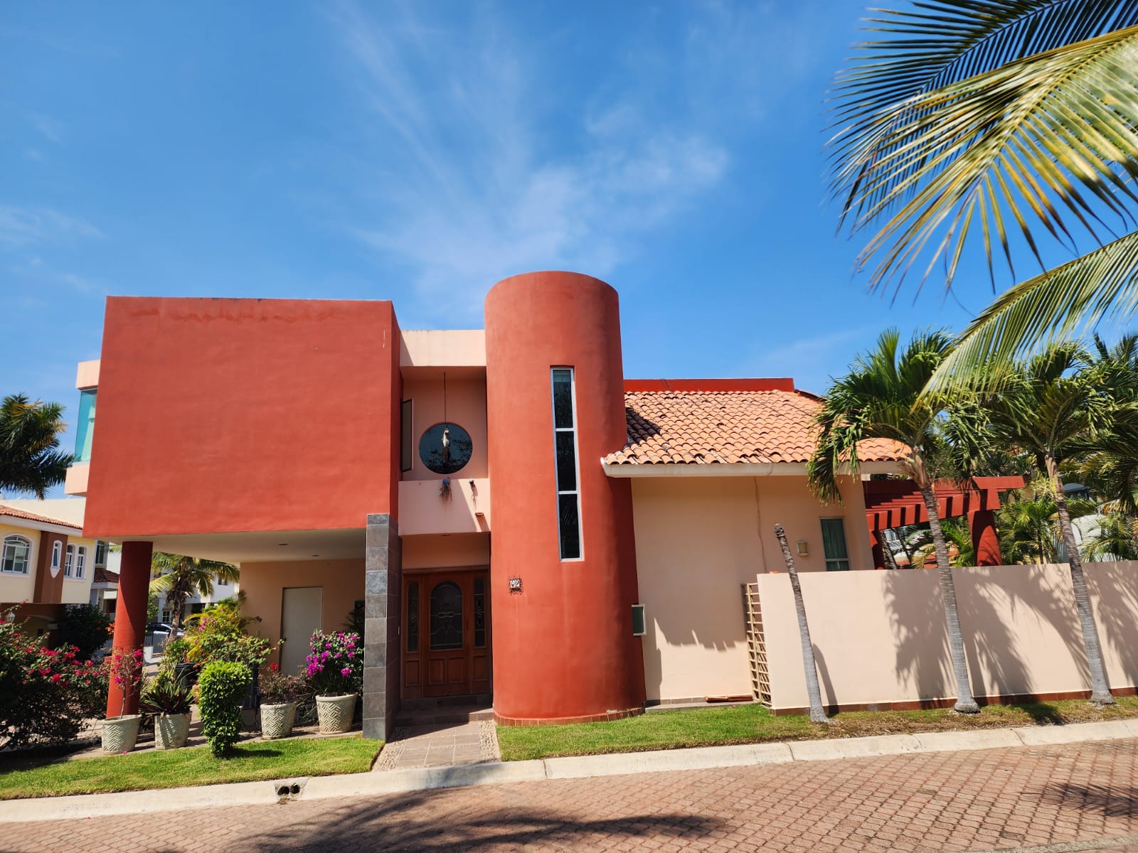 Casa Terracota, in front of the beach