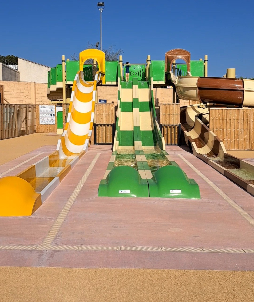 Comfortable Family-friendly mobile home in 4* campsite