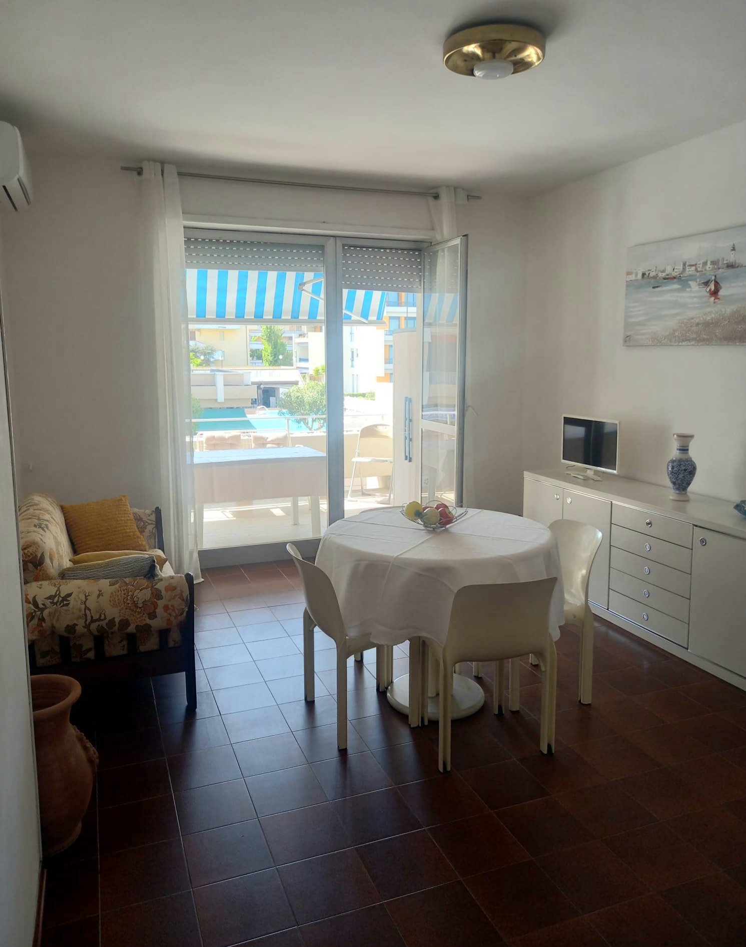 Zoe Vacation Home 
Free Parking