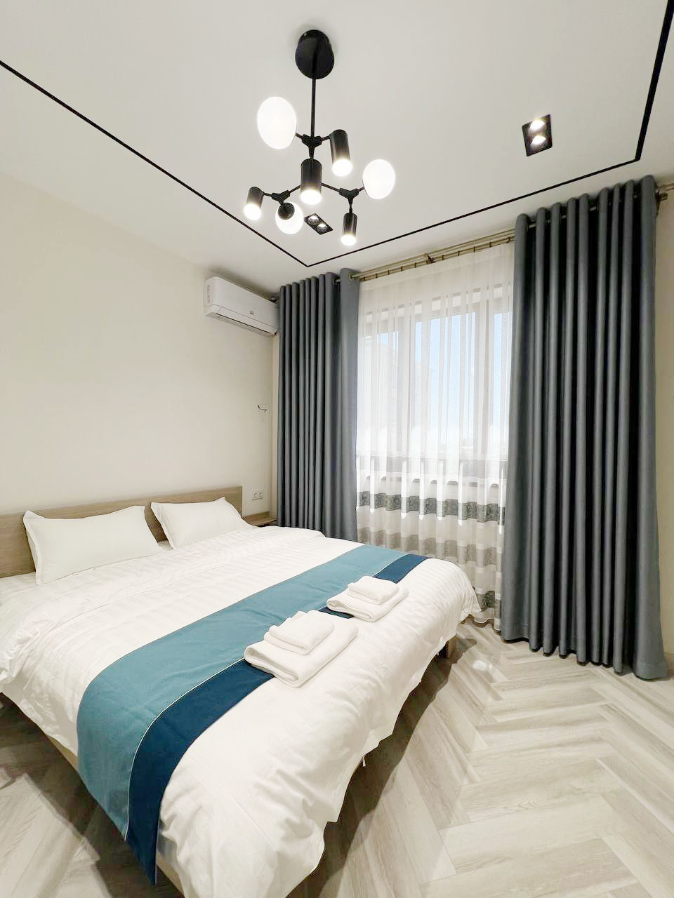 # 681 Accommodation with a separate kitchen and bedroom near 
