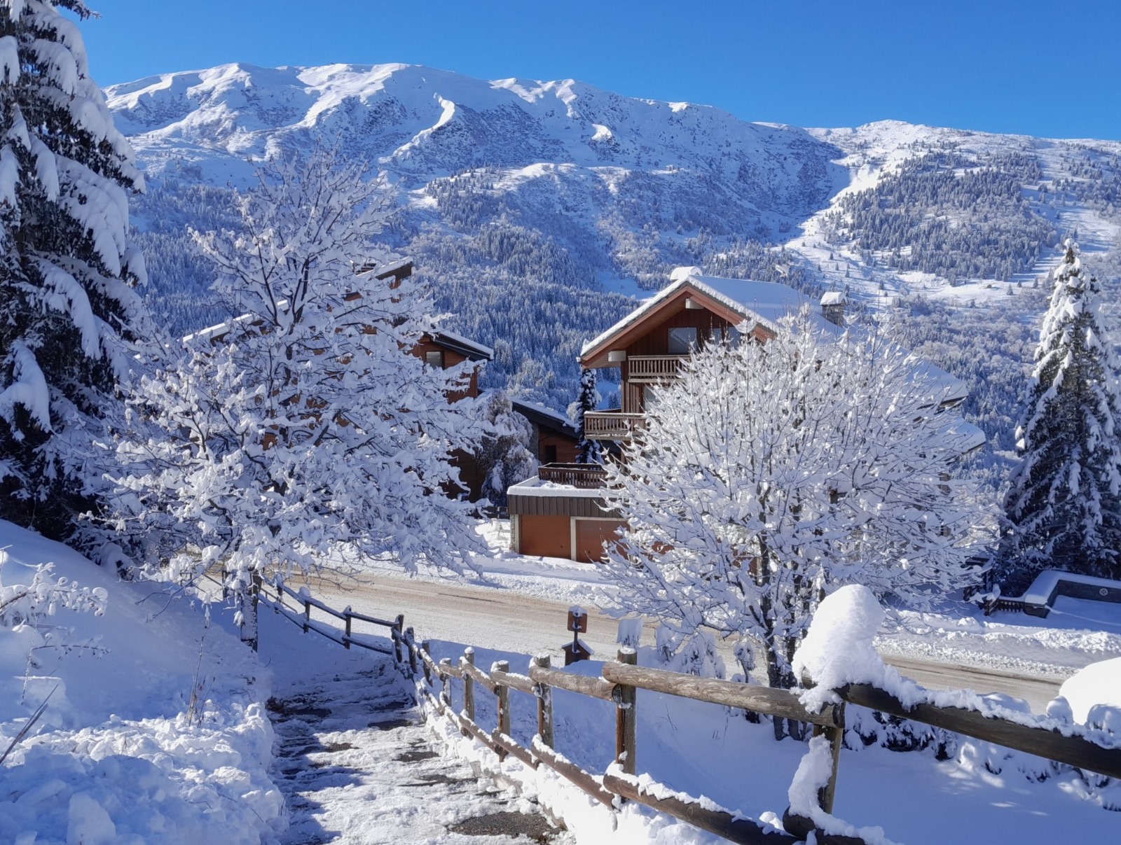 Opposite Chairlift, Sleeps 4, Great Location