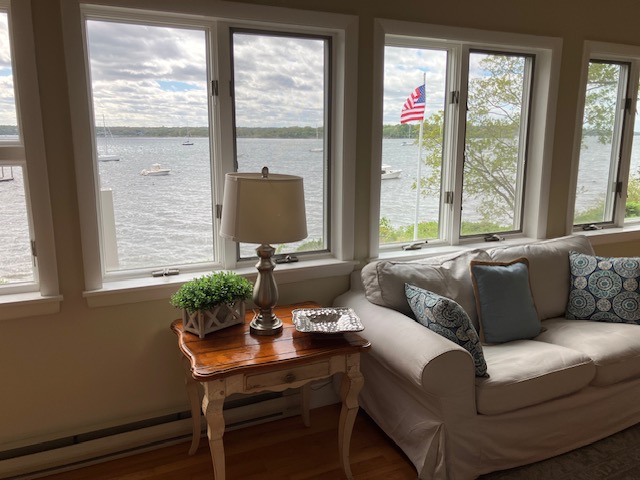 Jamestown Waterfront 4 BR Home