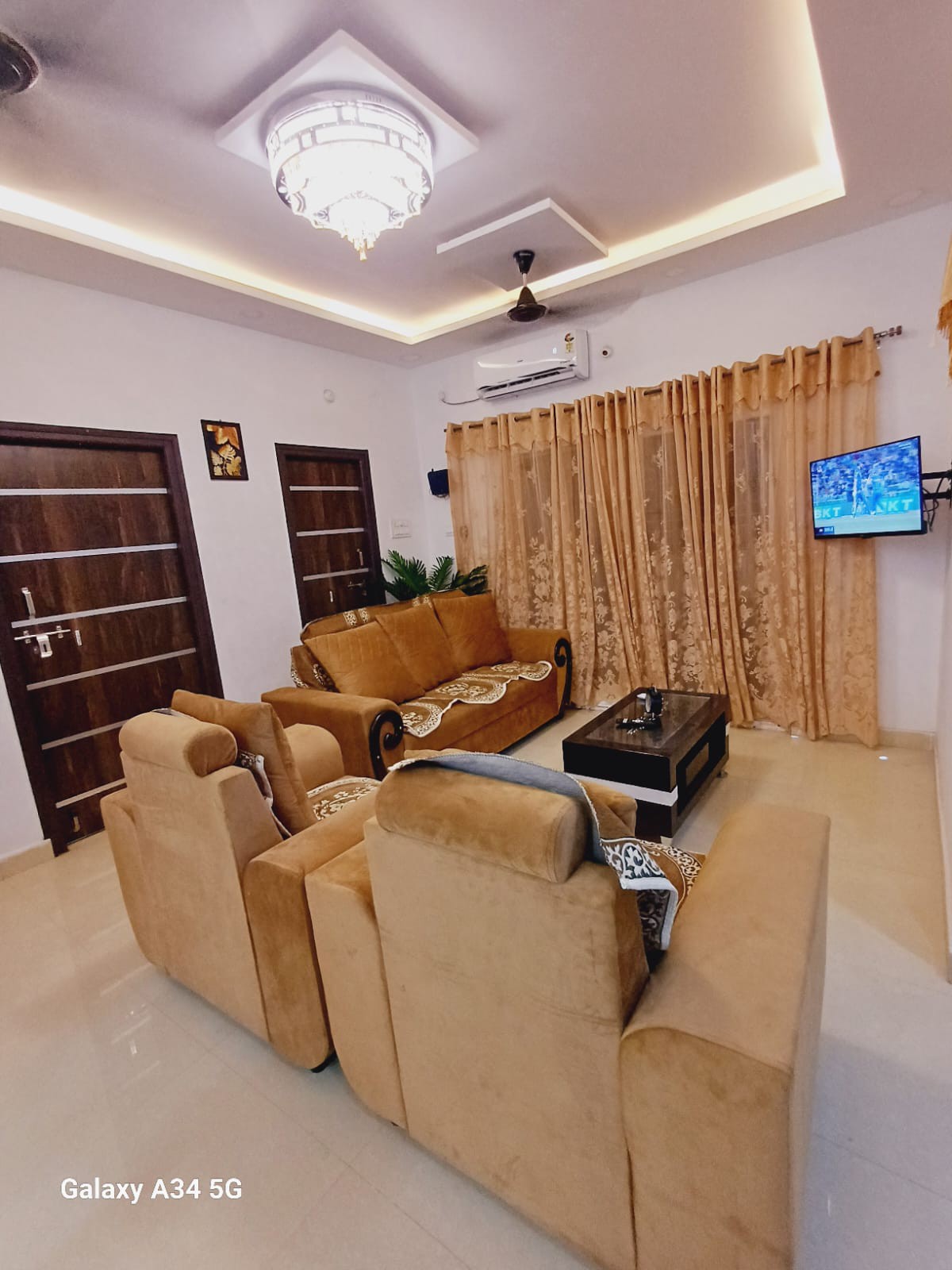 Ritzy apartment with all amenities.