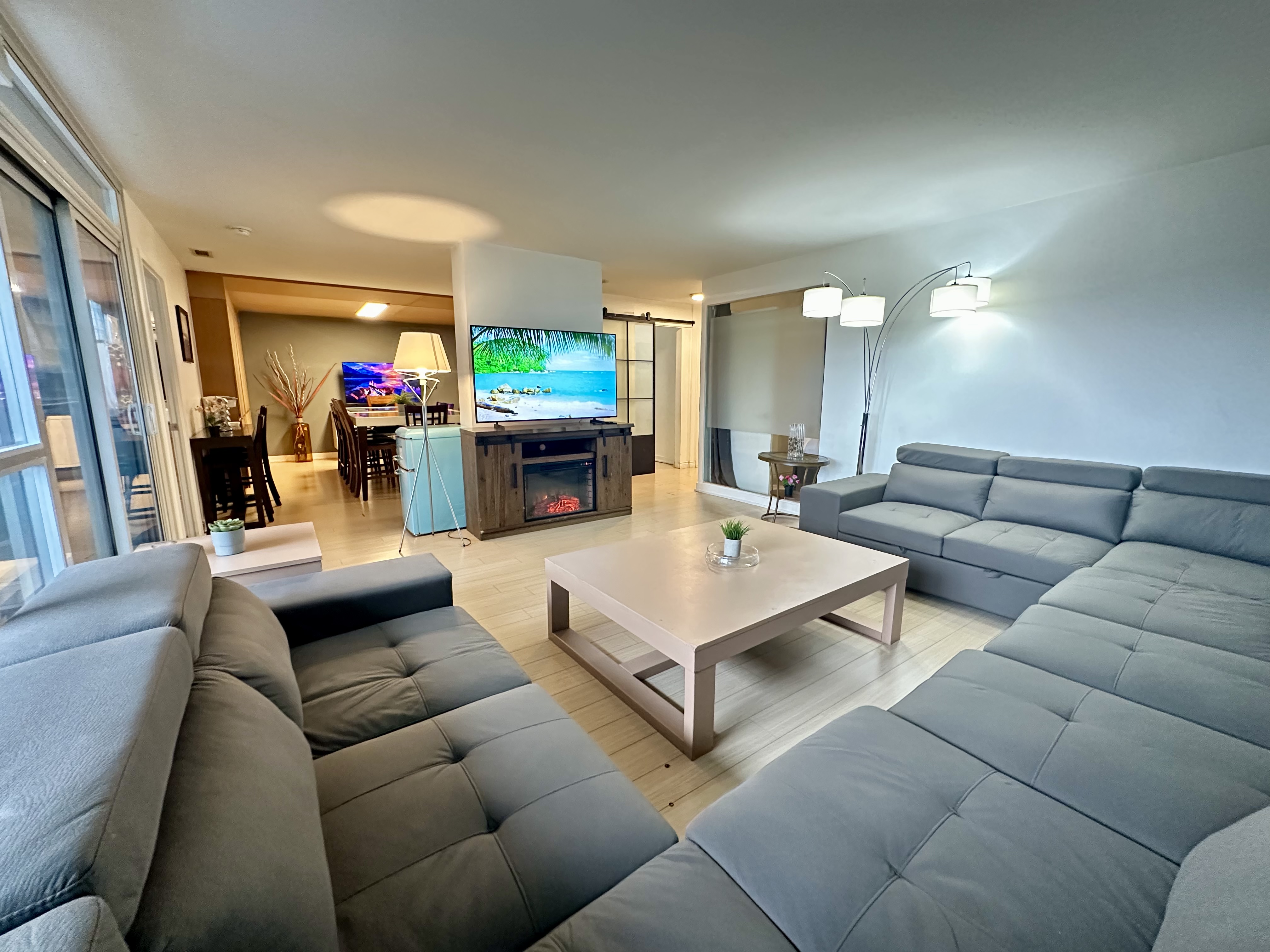 Corner suite Courtyard view 4real beds & 2sofabeds