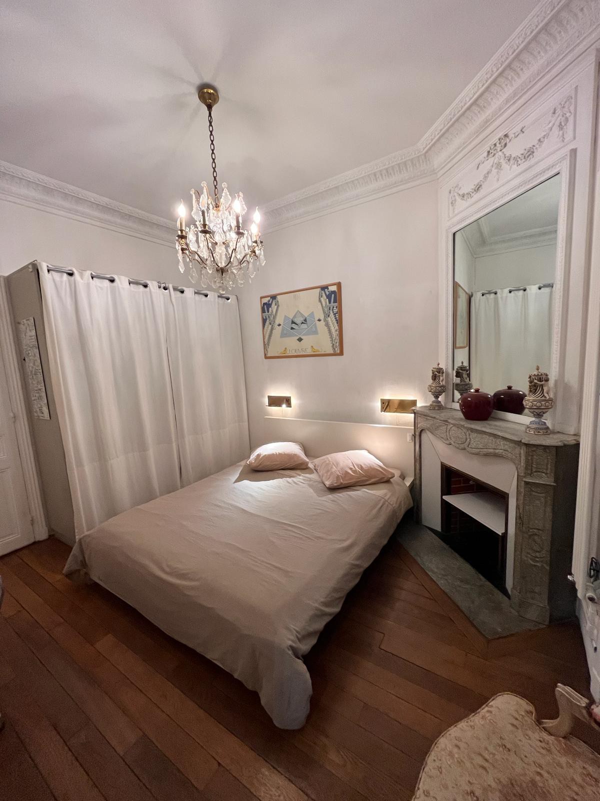 Bedroom near Buttes Chaumont park