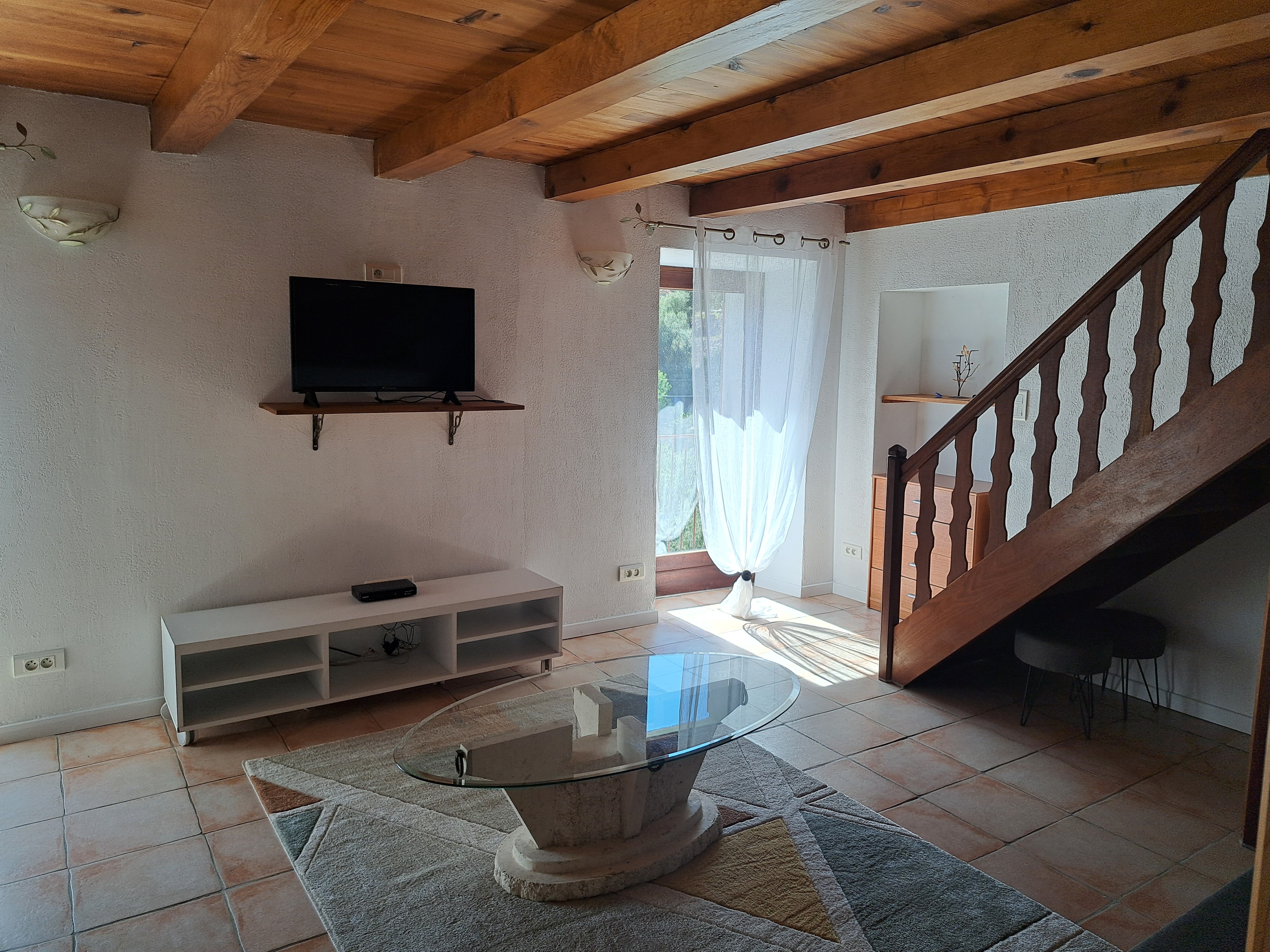 apartment 4 people