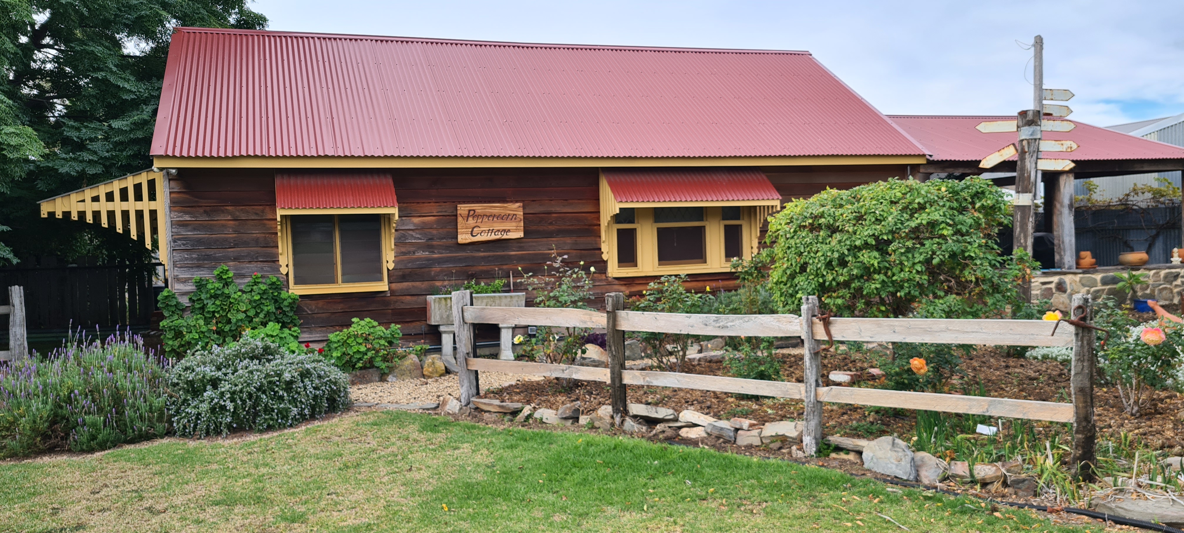 Peppercorn Cottage - Your Romantic Coastal Getaway