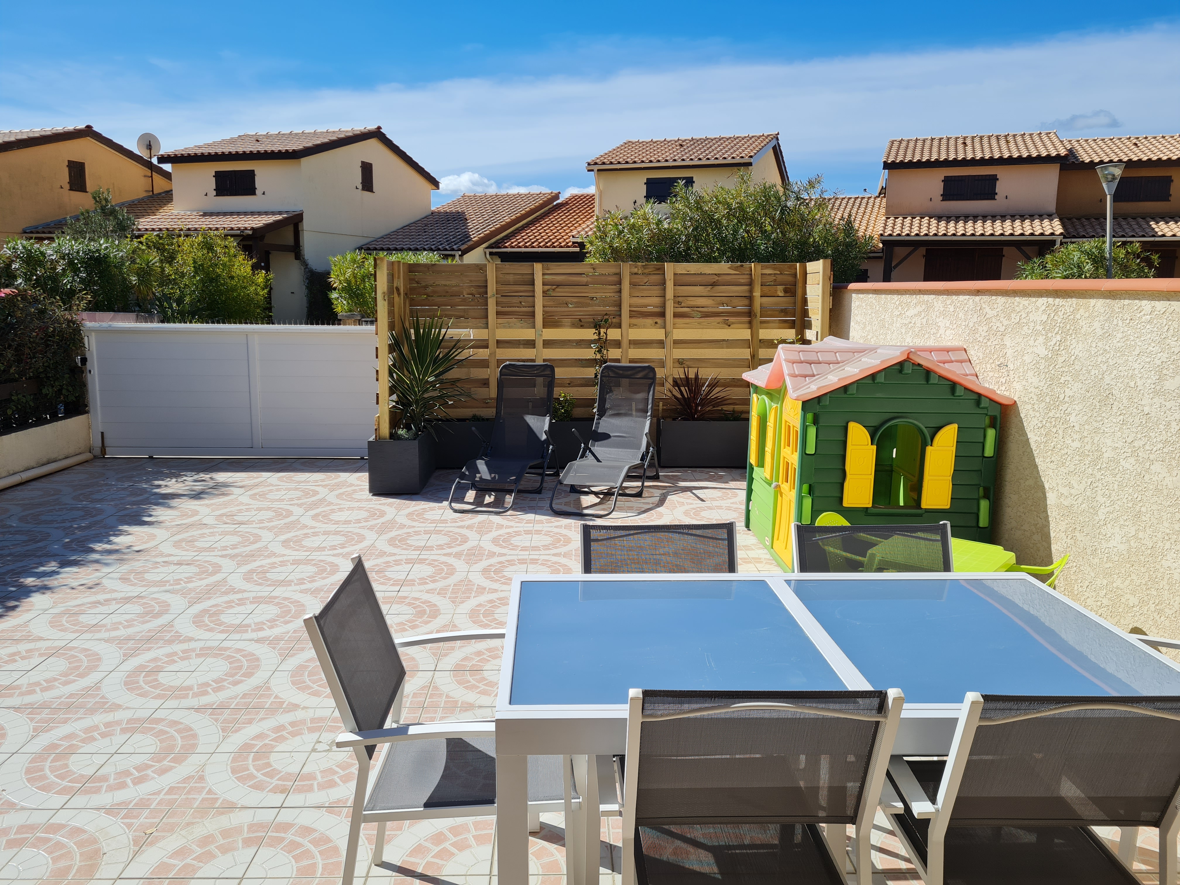 House facing Plage du Grazel