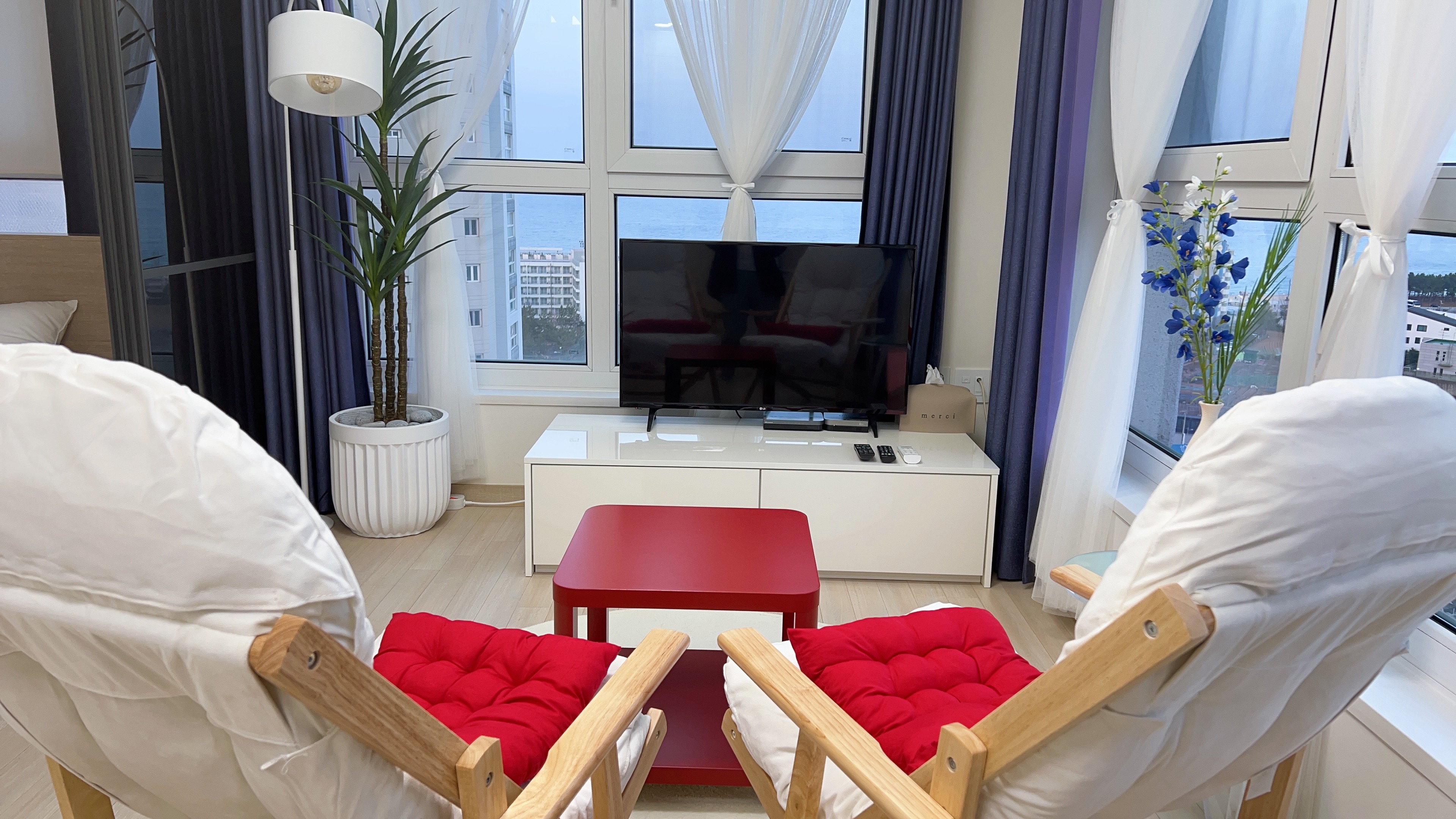 Red Cock House * Ocean view # Highball # Netflix # 5 minutes # Highball # No suv parking