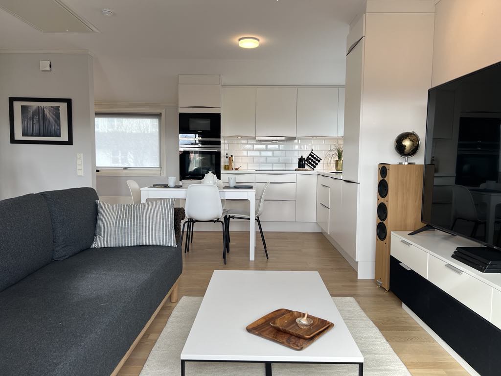 Central top floor with terrace