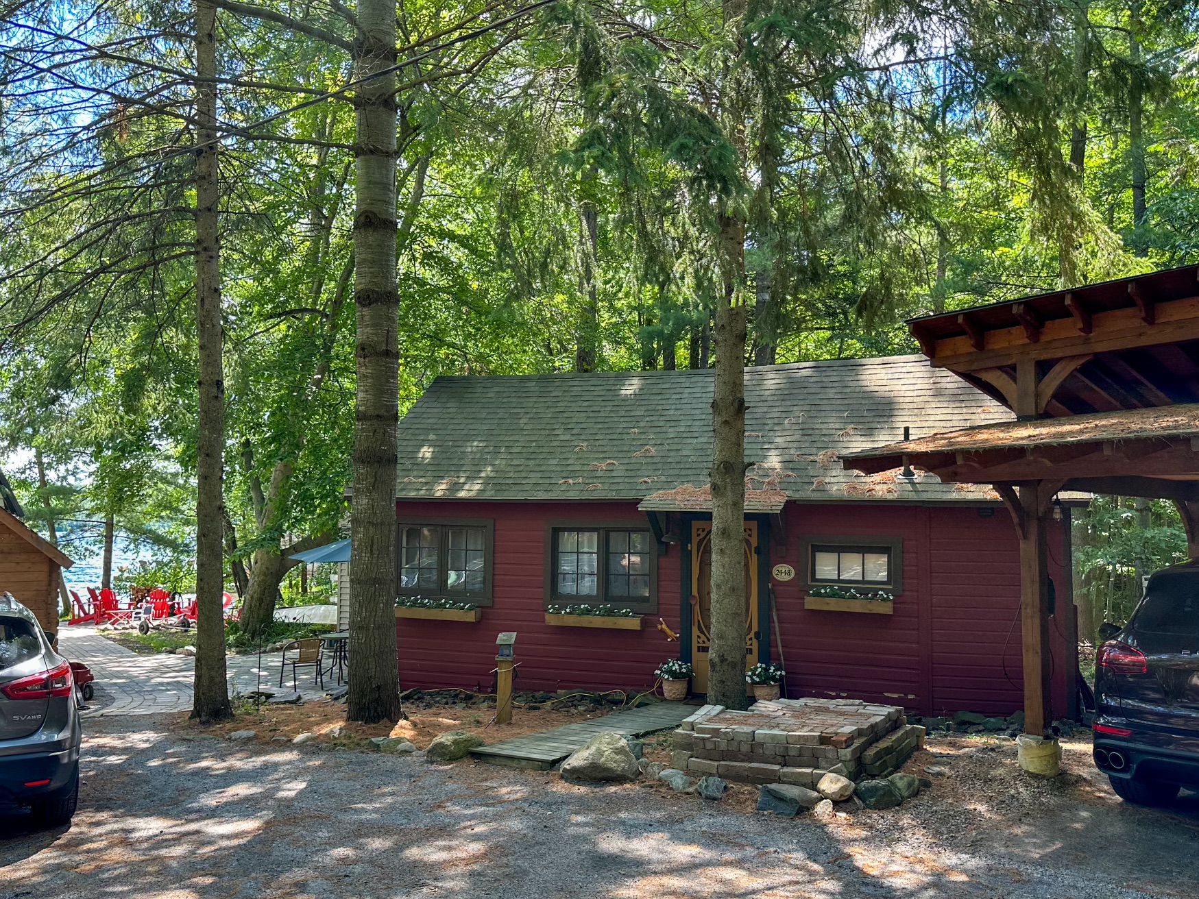 Cabin-Mirror Lake (Famous Lake Muskoka)