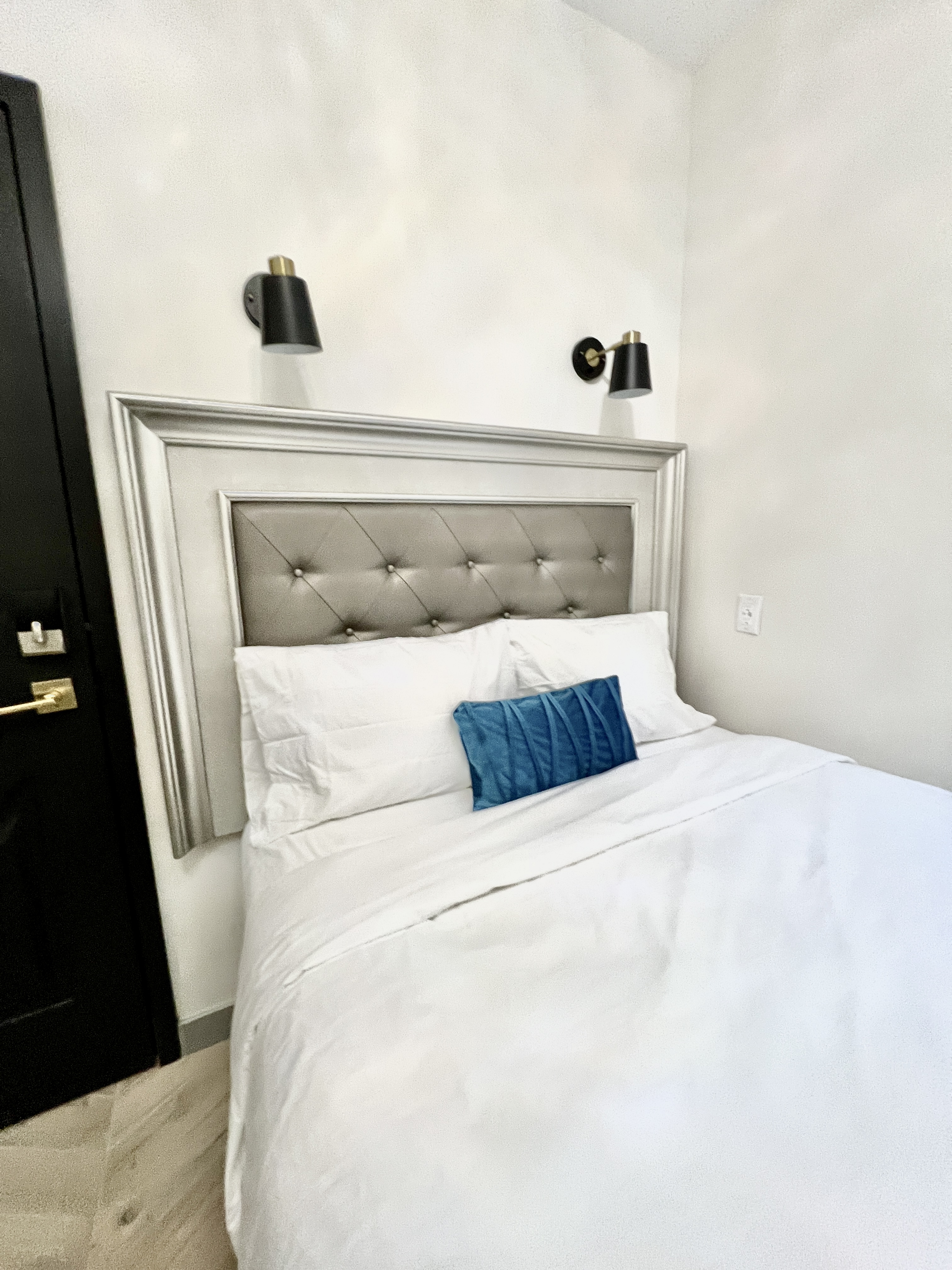 Luxury Queen Bed & Bath (Newly Renovated)