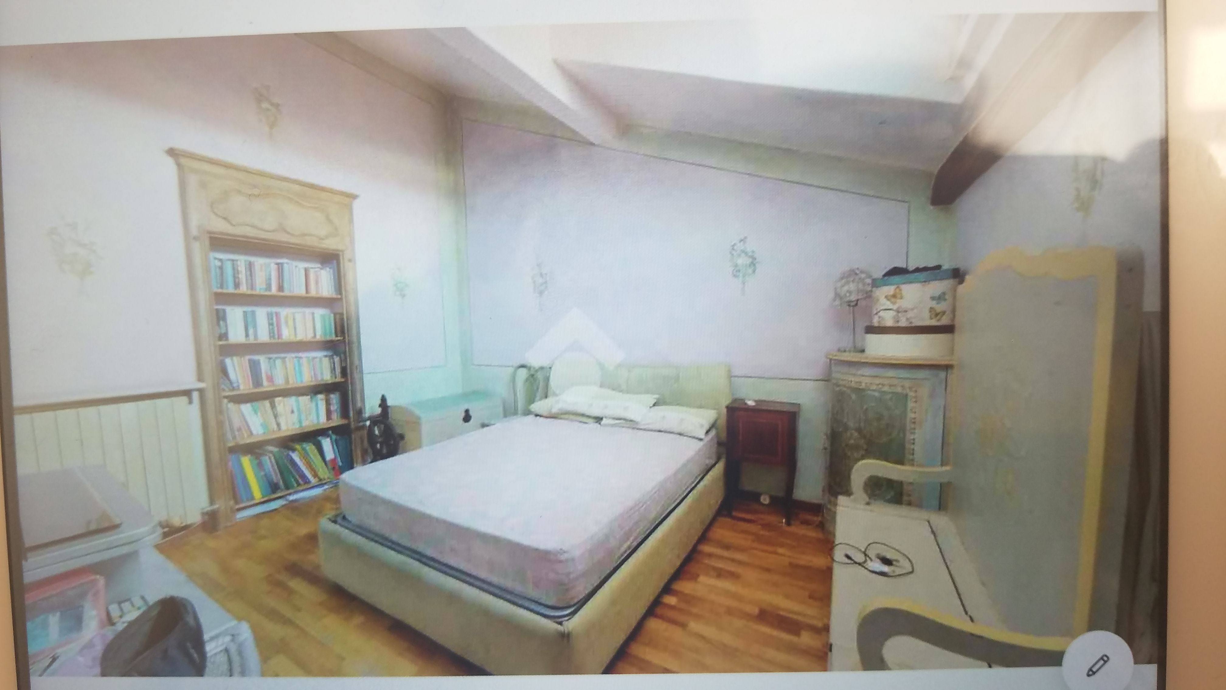 nice big room and private bath near Duomo in GUASTALLA, Milan