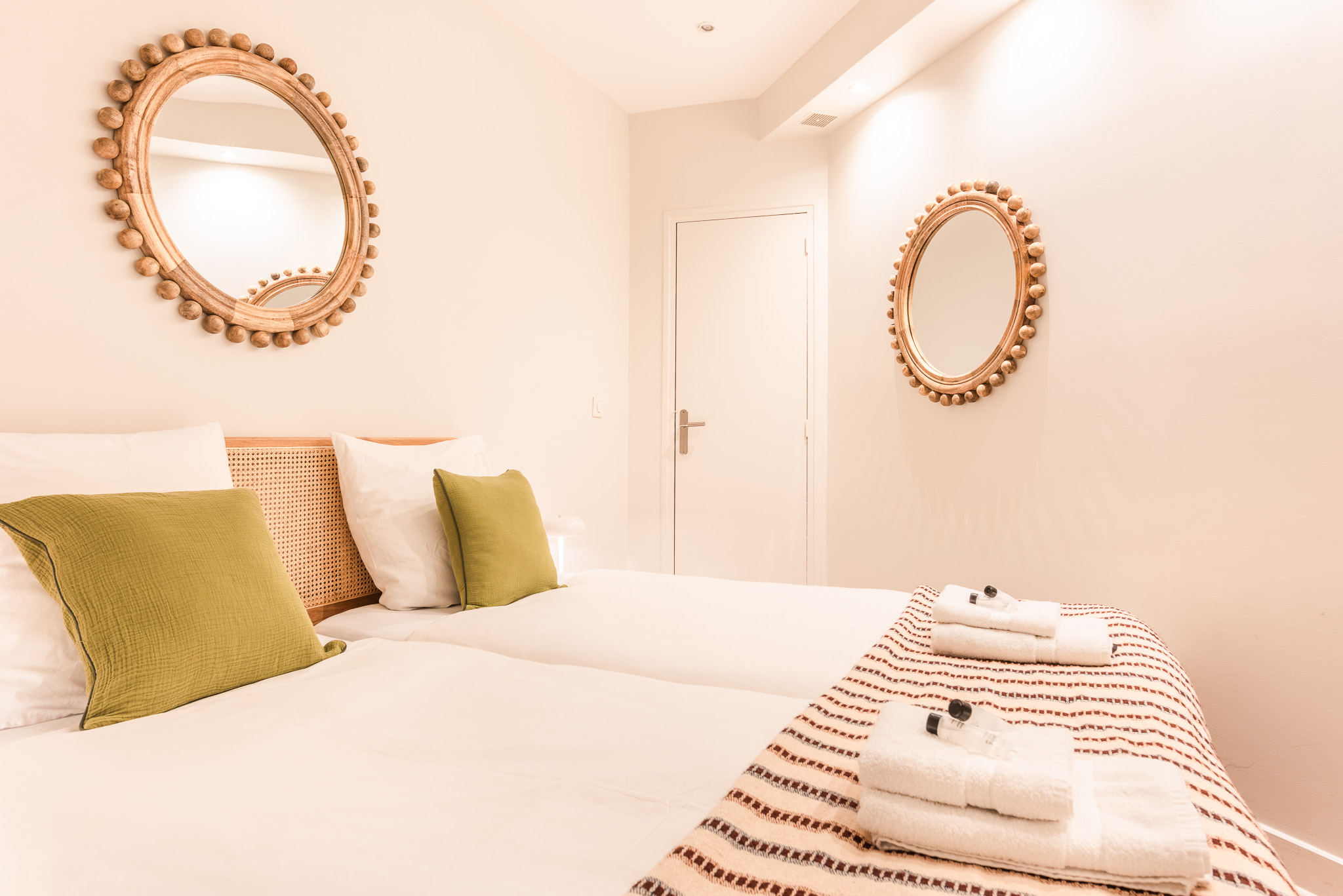 Luxurious | 2P Steps from Notre-Dame & Metro