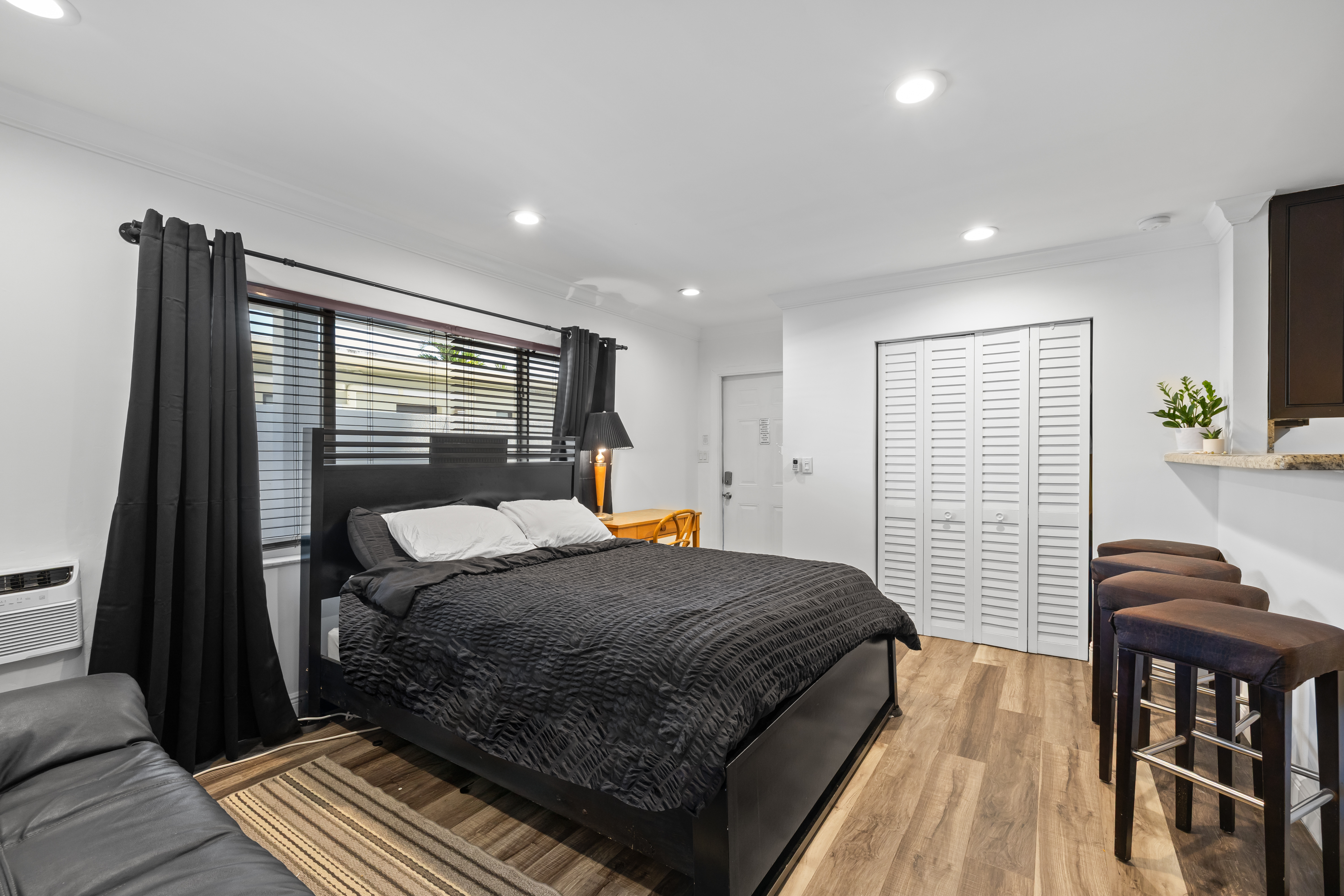 #4 Modern Studio - Lauderdale By The Sea Beach in Lauderdale By The Sea, Broward County