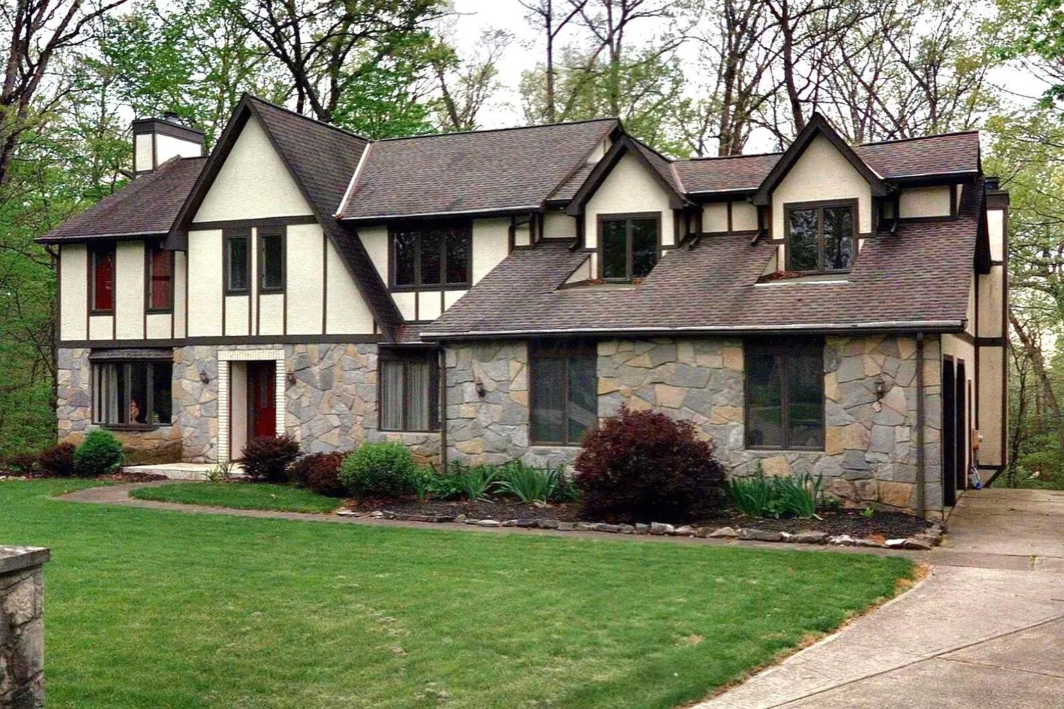 Serene Ridge Retreat – Unwind & Rejuvenate