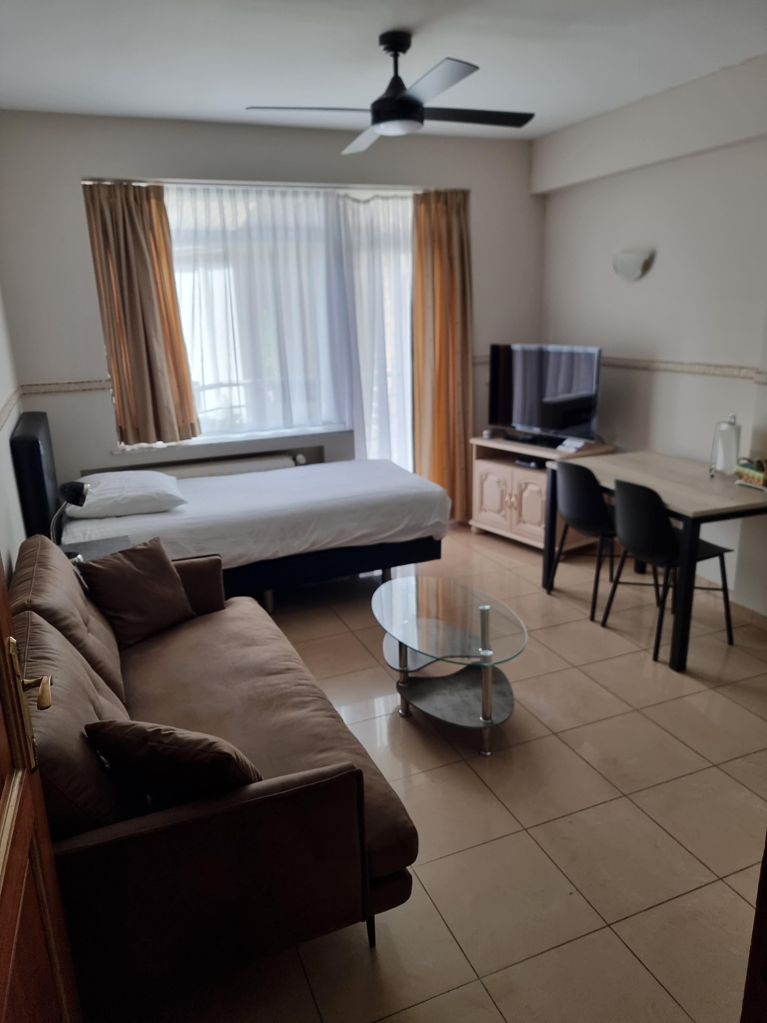 Private Lilas Apt- Brussels Midi Station & Center in Anderlecht, Brussels