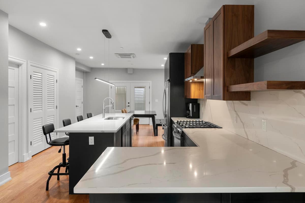The Sumner Redline ~ Private Suite | W/D! in Dorchester, Boston