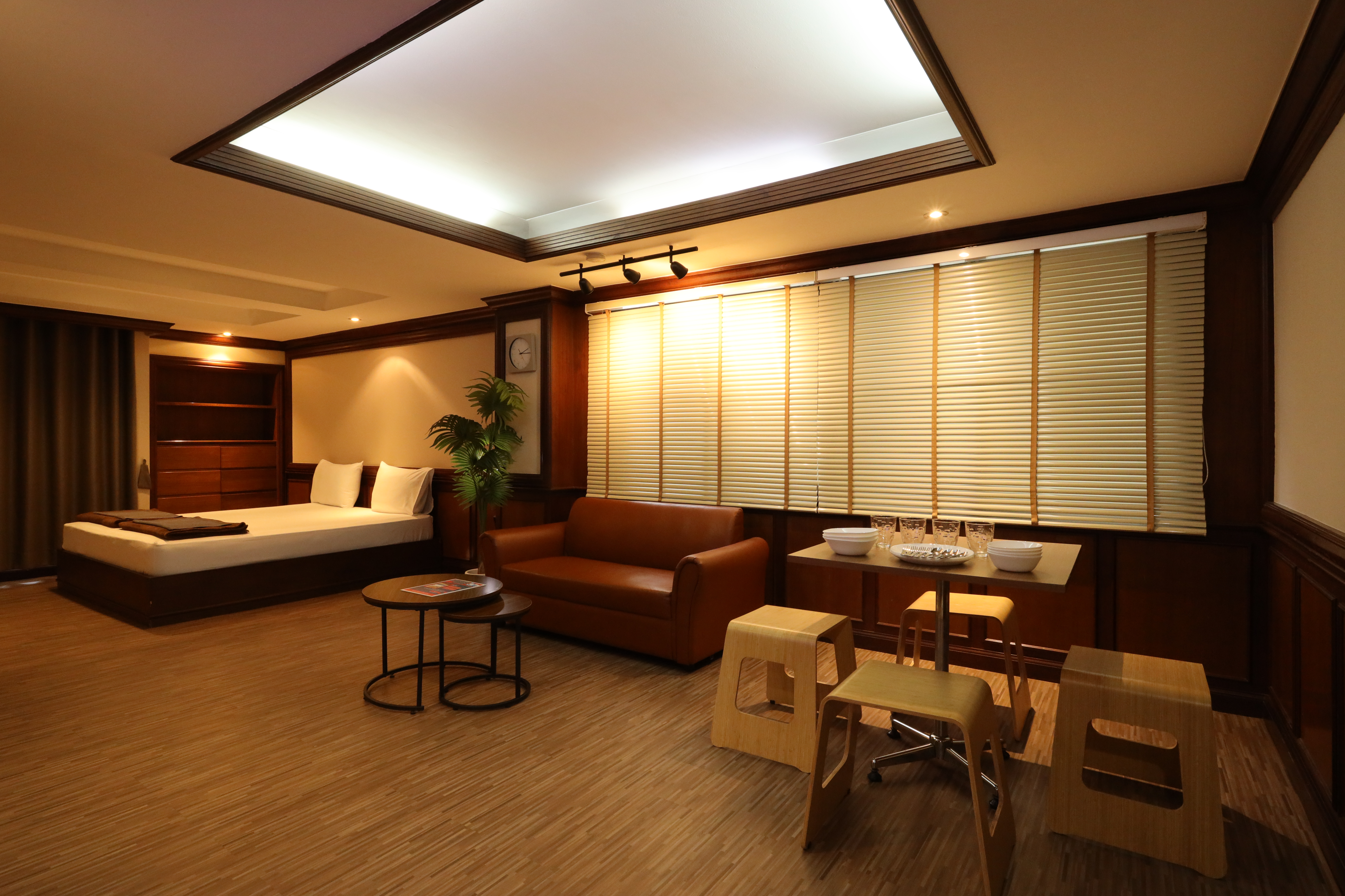 Big Suite near Khaosan/Downtown Up to 6 Per.