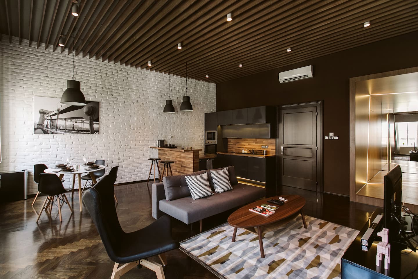 Grand Astoria - stylish luxury