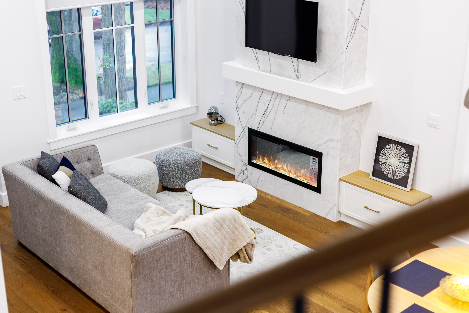 Luxe Marpole Gem: 10 min to YVR/DT, AC & Parking