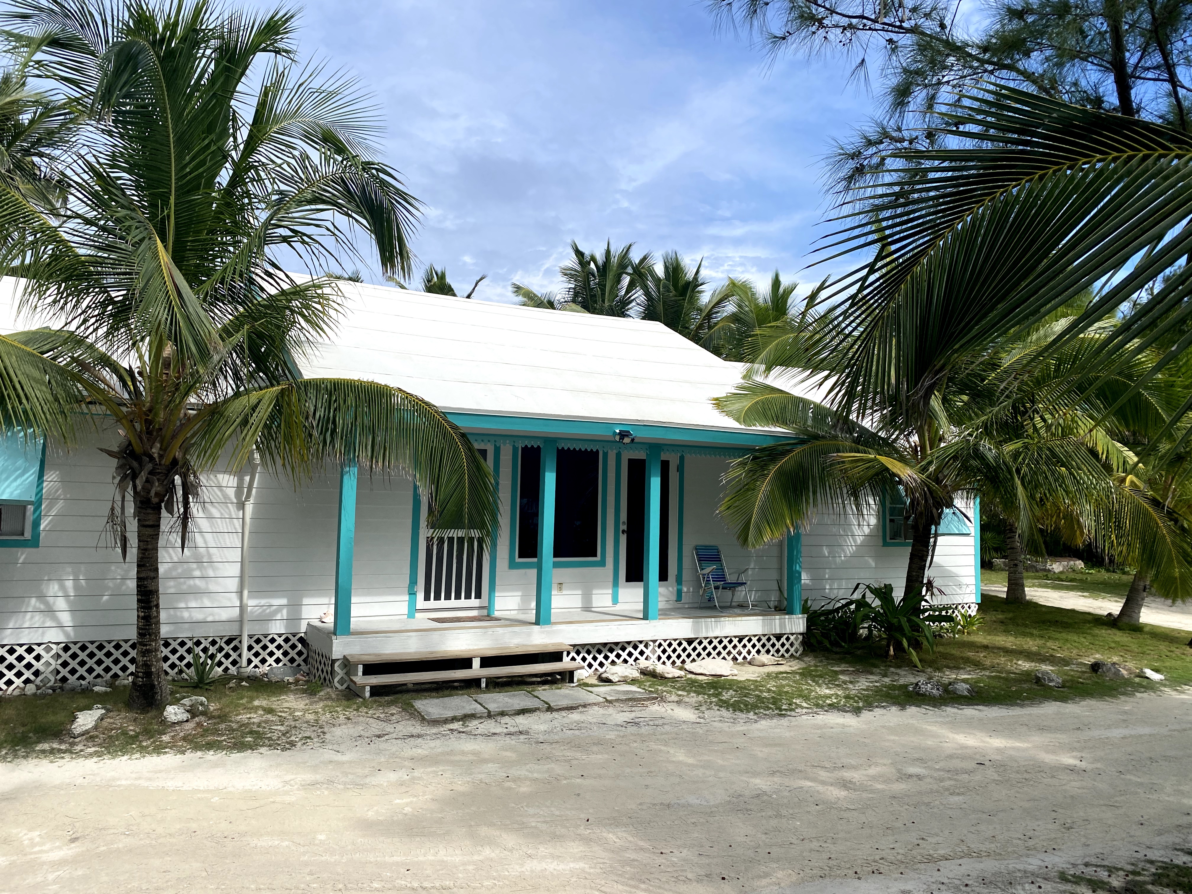 Abaco Harbour Front Cottage Rental with Dockslip