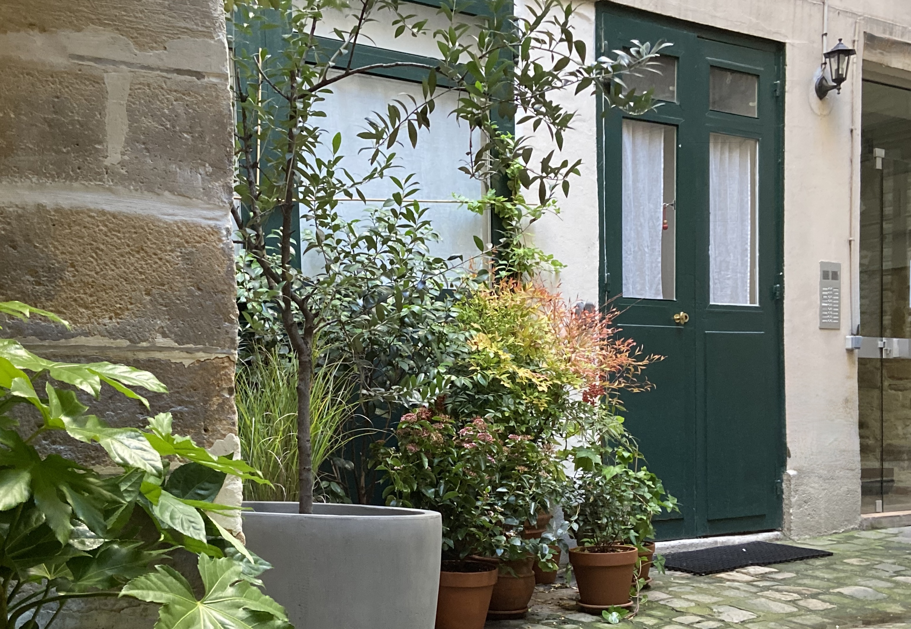 Secluded Le Marais Escape (steps to the Seine)