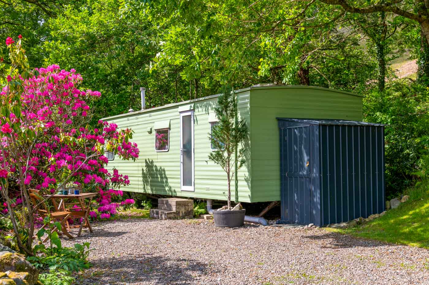 Retro caravan in nature's paradise!
