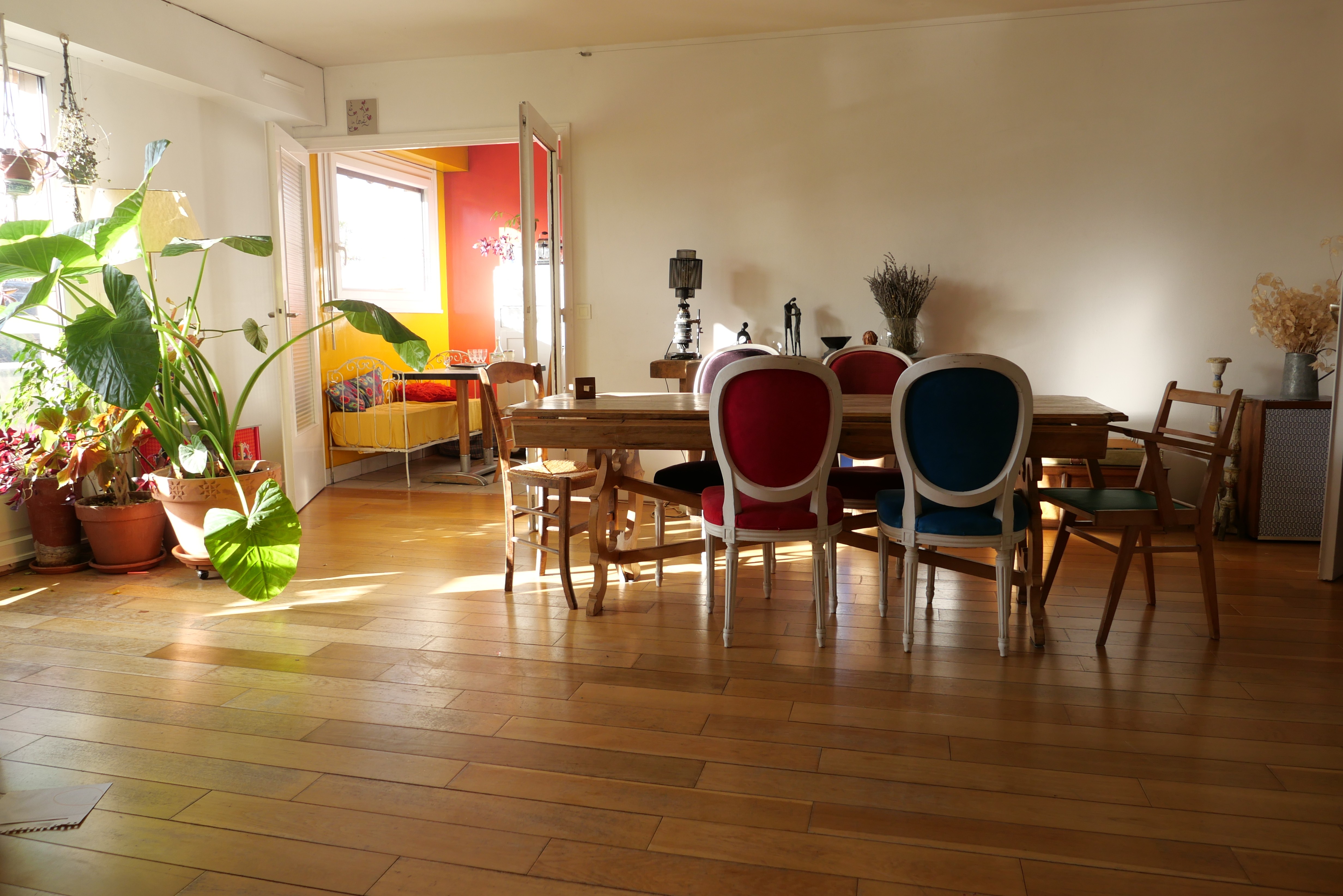 1076 sq feet Home in MONTMARTRE in Buttes-Montmartre, Paris