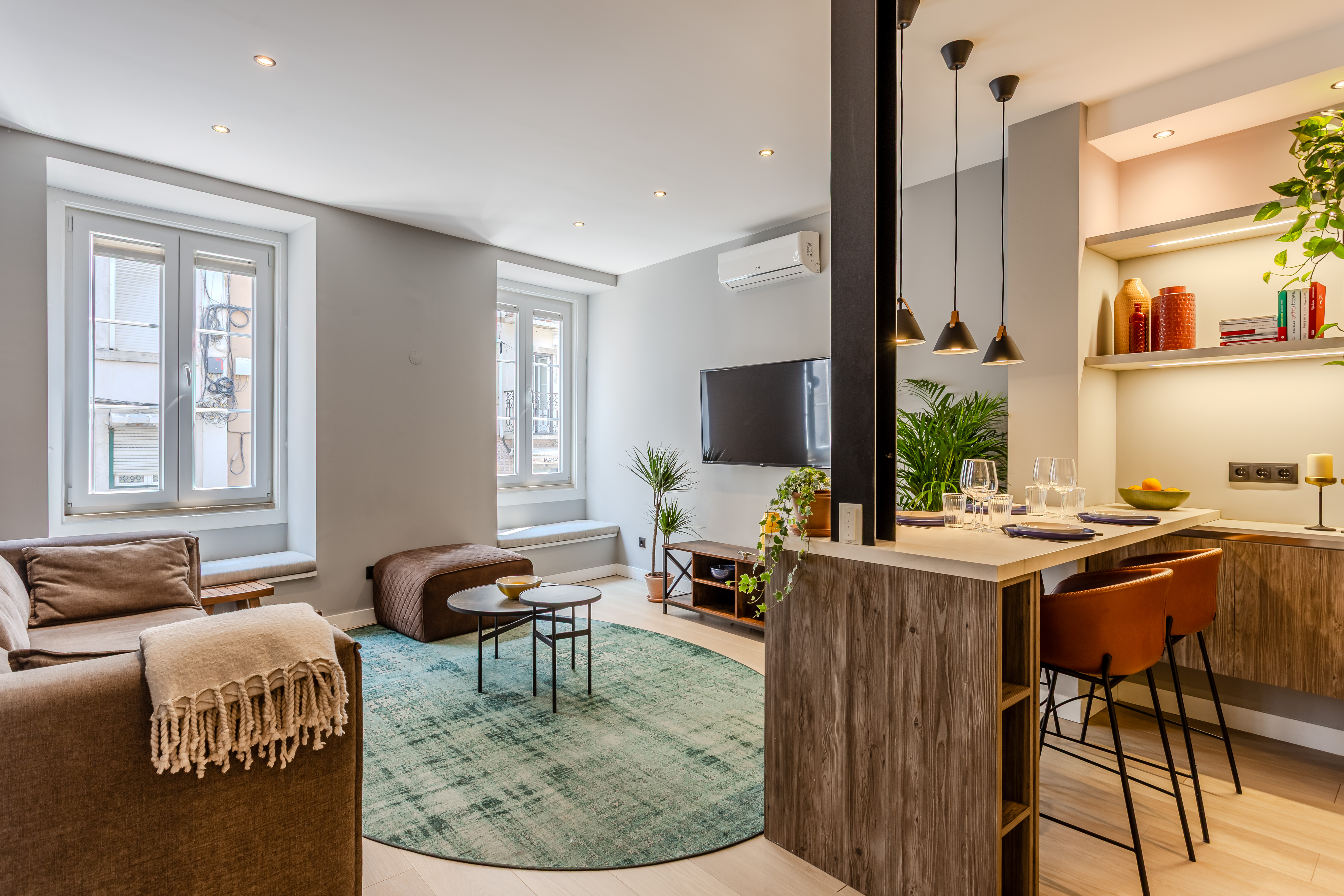 Stylish Central Retreat near Praça das Flores | AC