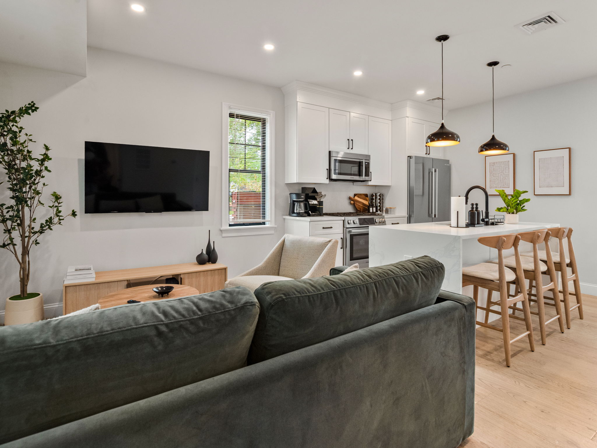 Modern 5B3B in Boston | Steps to the T in South Boston, Boston