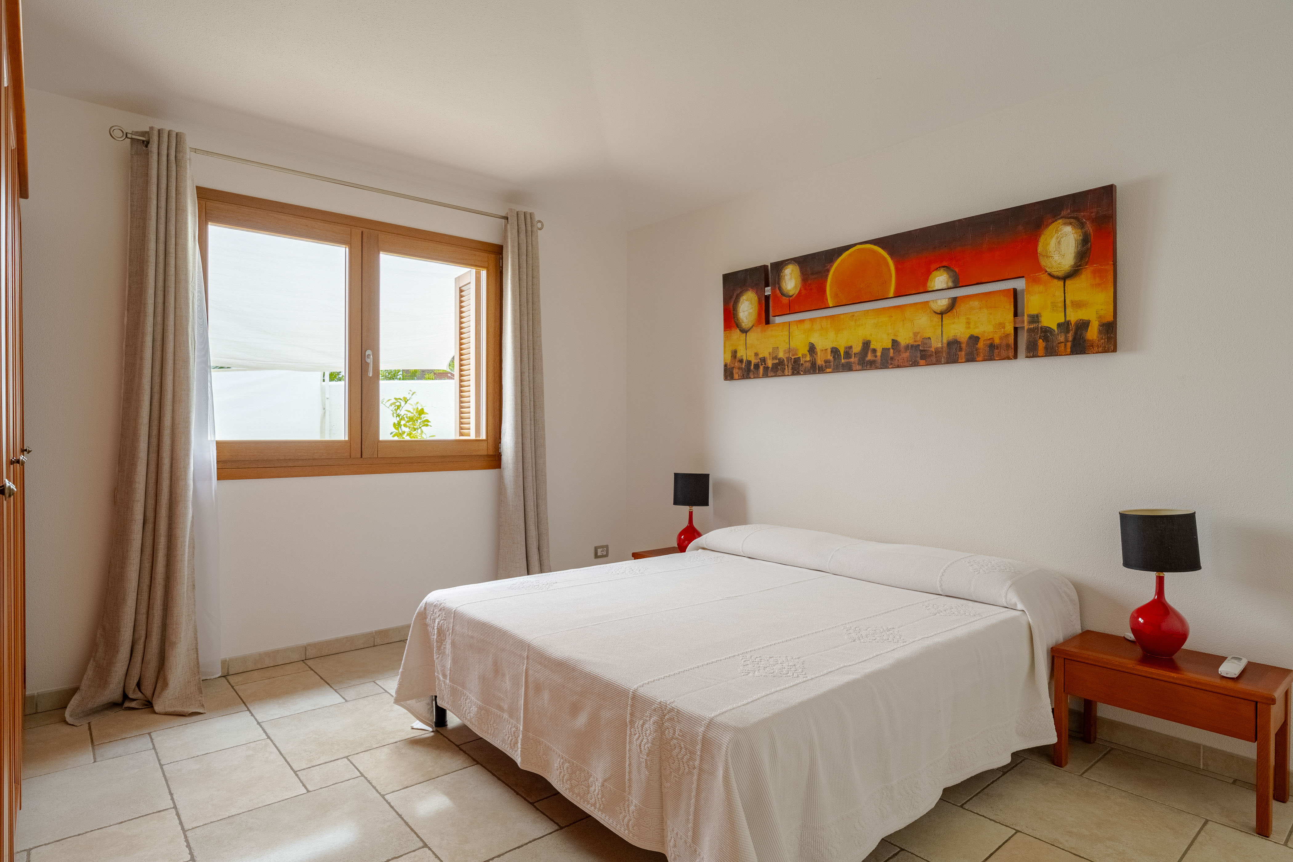 Between blue and green. (code iun R6254)