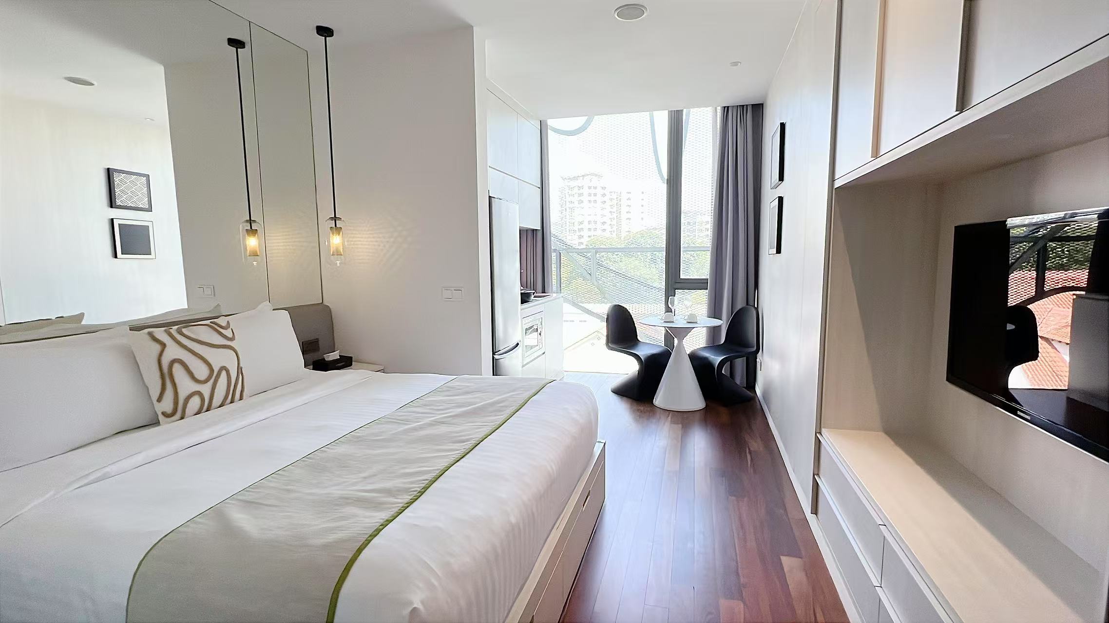 Premier King Studio Apt 8 min walk to Novena MRT