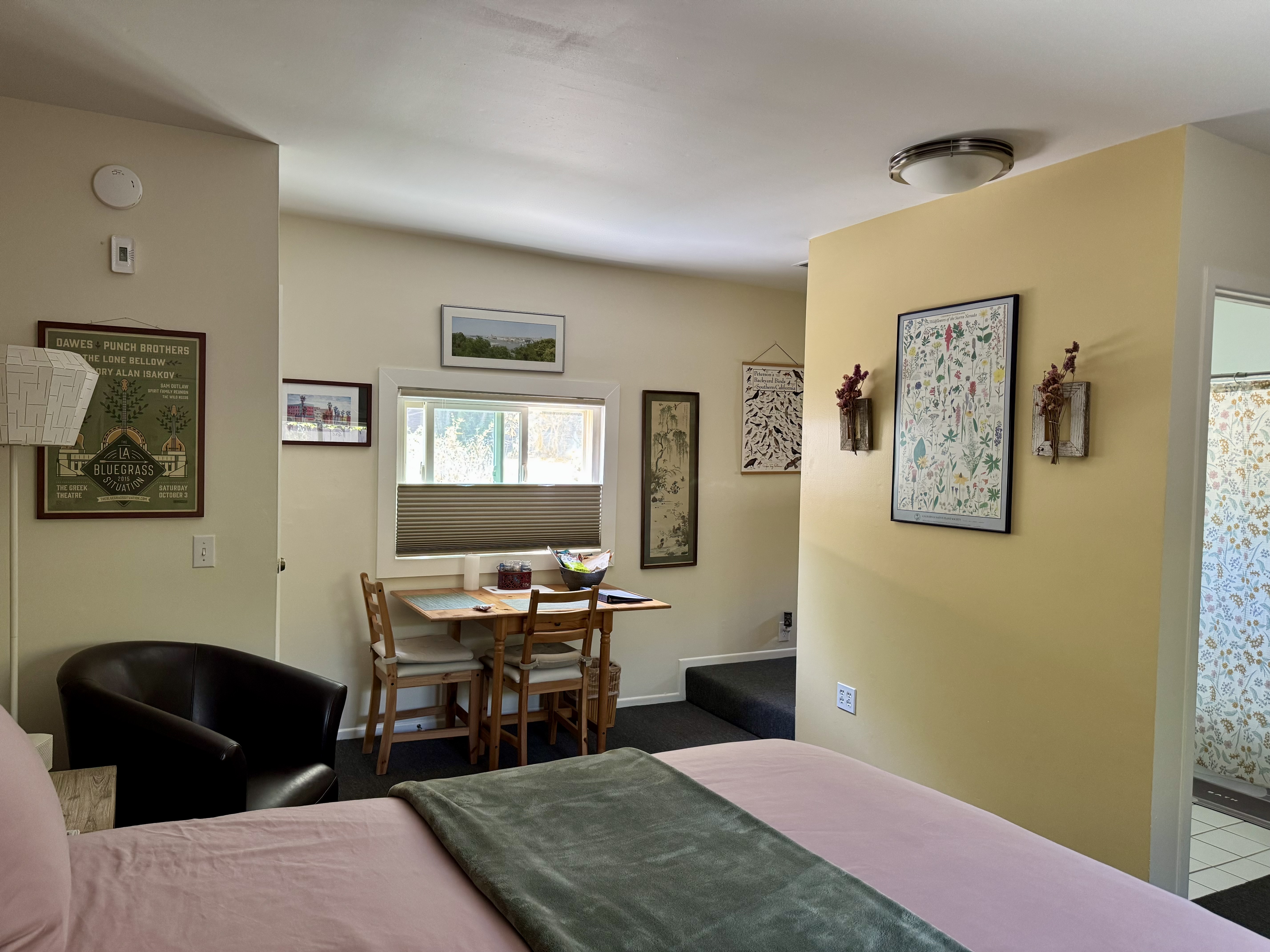 Private entrance, room & bath 1.9 miles to beach