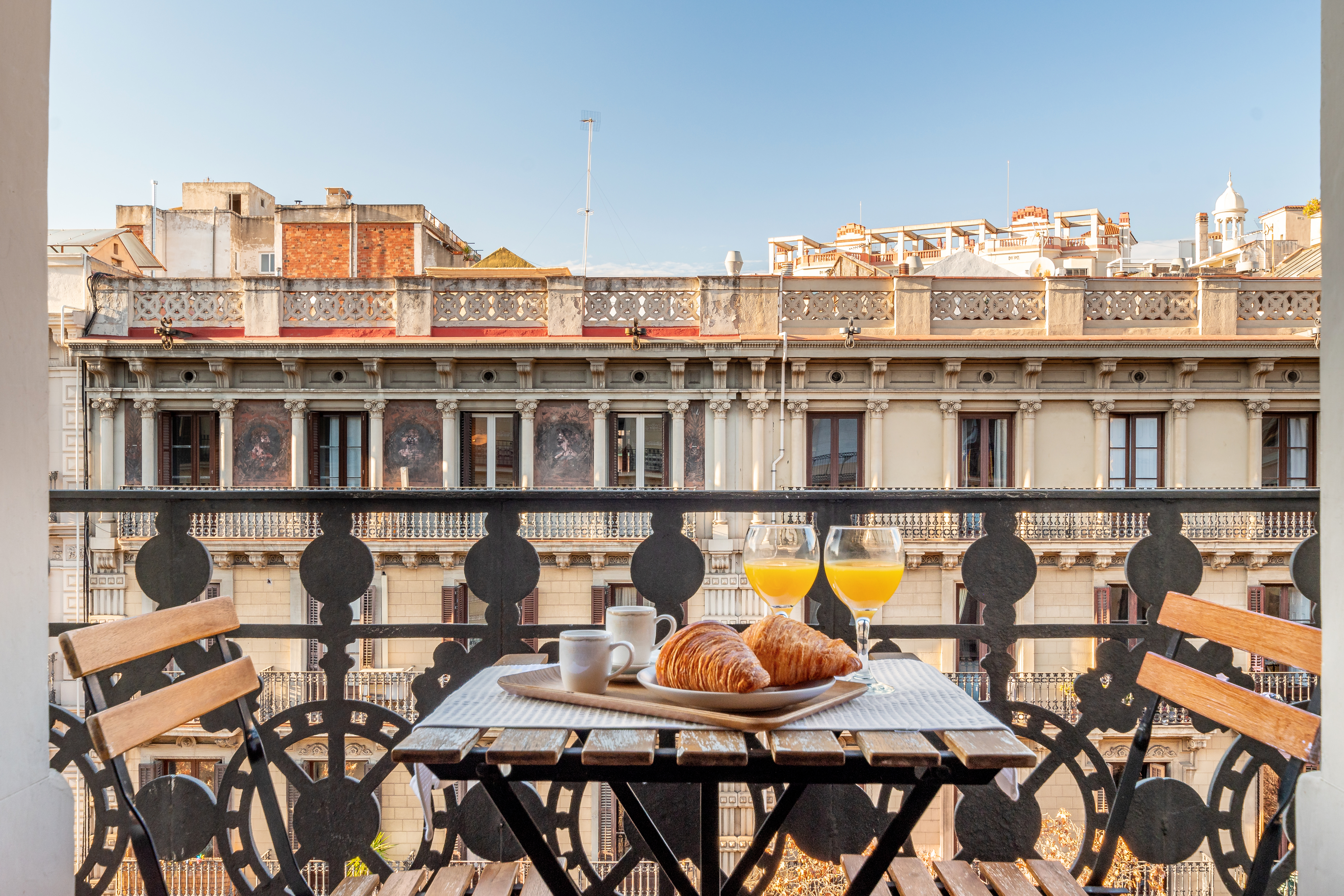 Bright, fun, balcony, near the Sagrada Familia