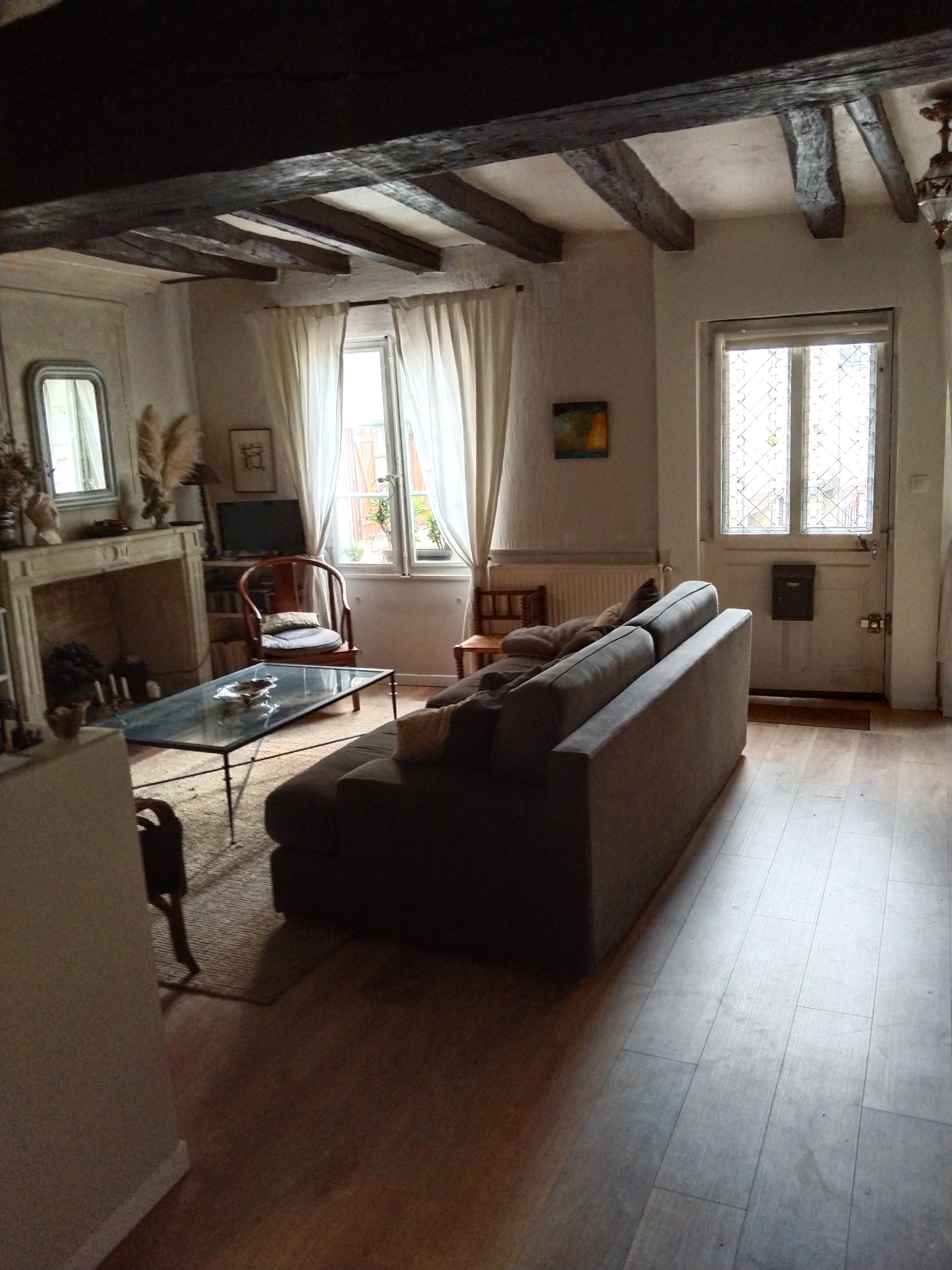 House in the heart of the historic Chinon