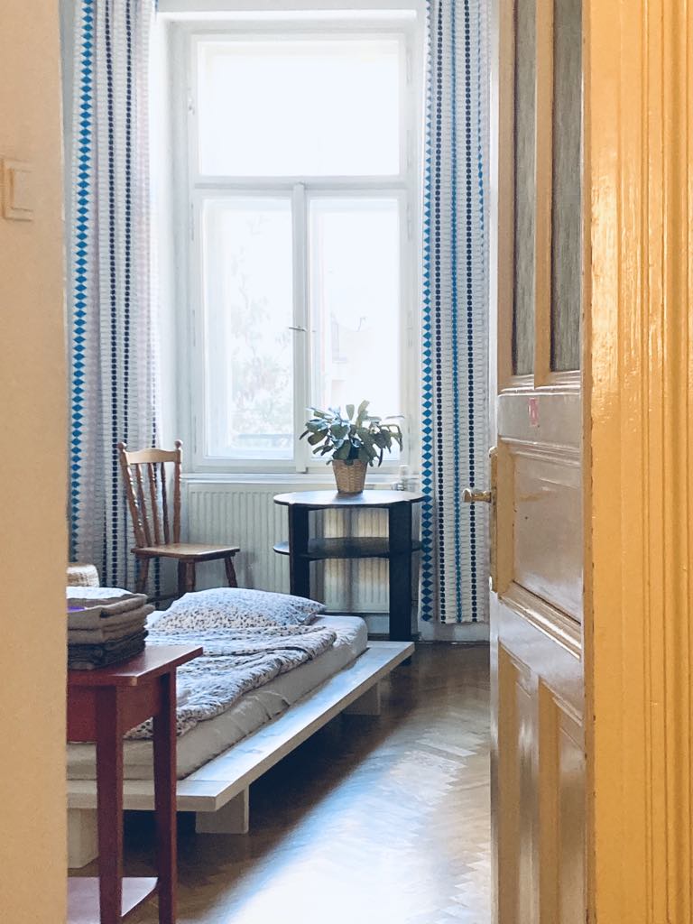 Central Location Cozy Bright & Quiet Room