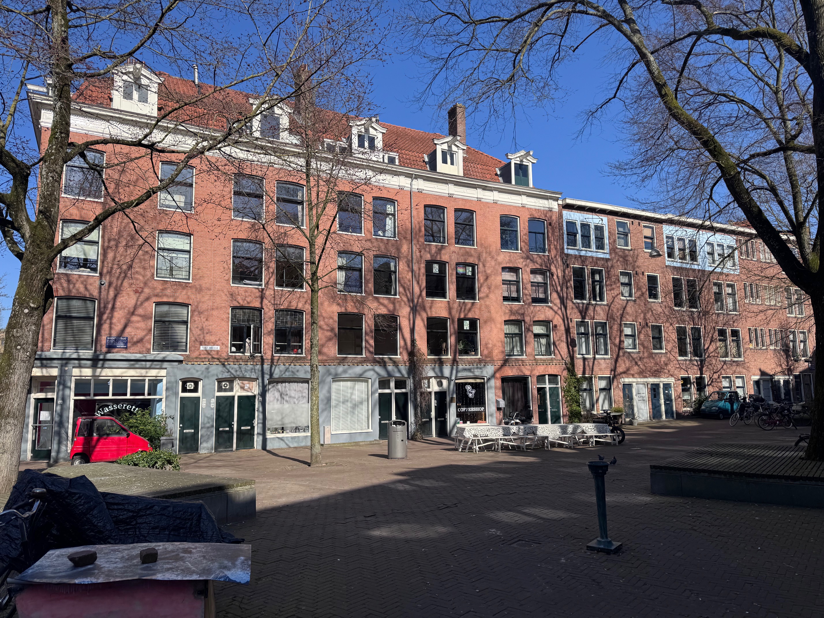 Centre Ams - Welcome to your Home away from Home
